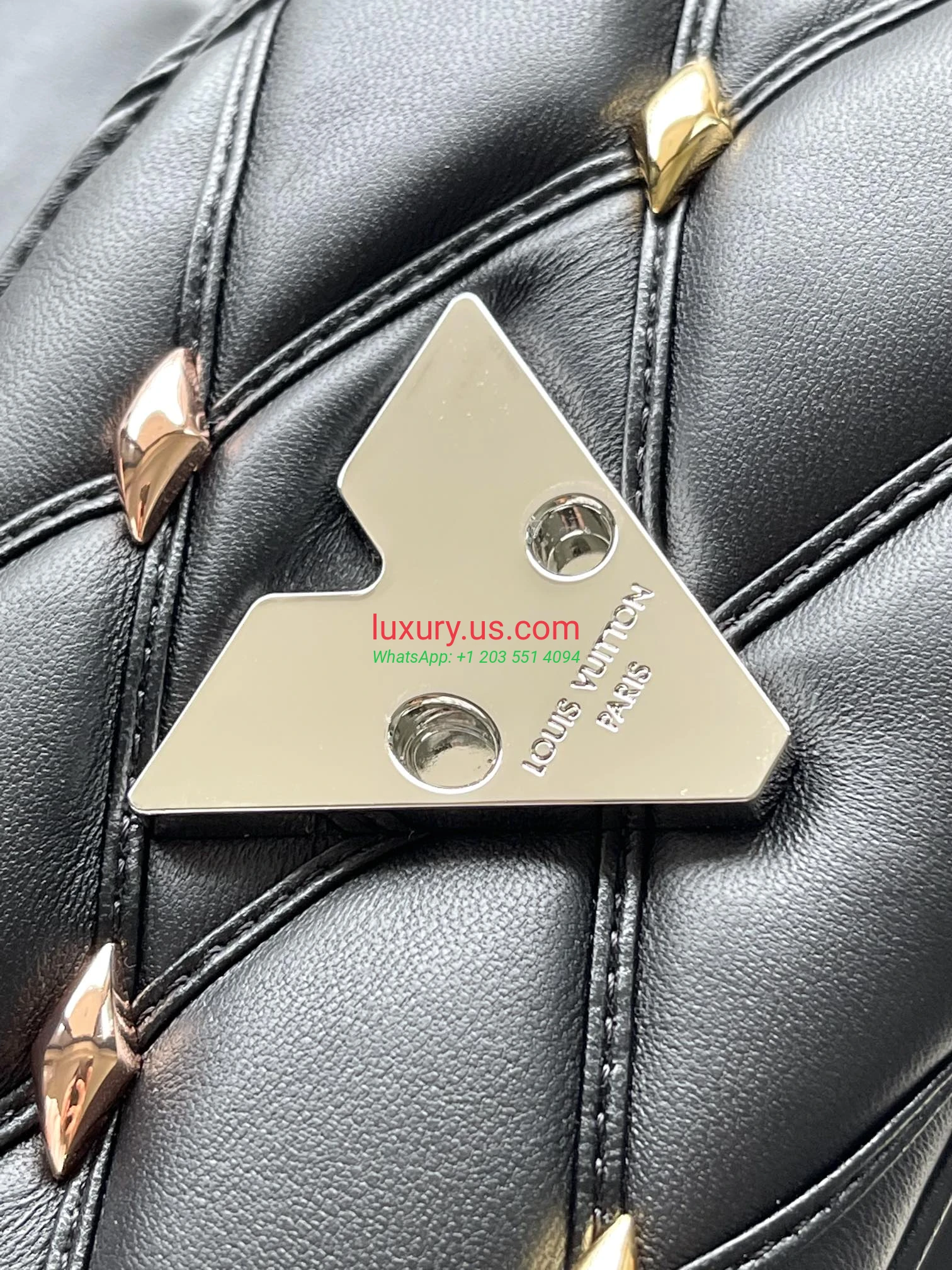 Louis Vuitton Twist M24246 Black 15x10x6.5 cm black - Replica Bag high-quality replicas, exquisite design, perfect details. Louis Vuitton Twist M24246 Black 15x10x6.5 cm black - Replica Bag high-quality replicas, exquisite design, perfect details.