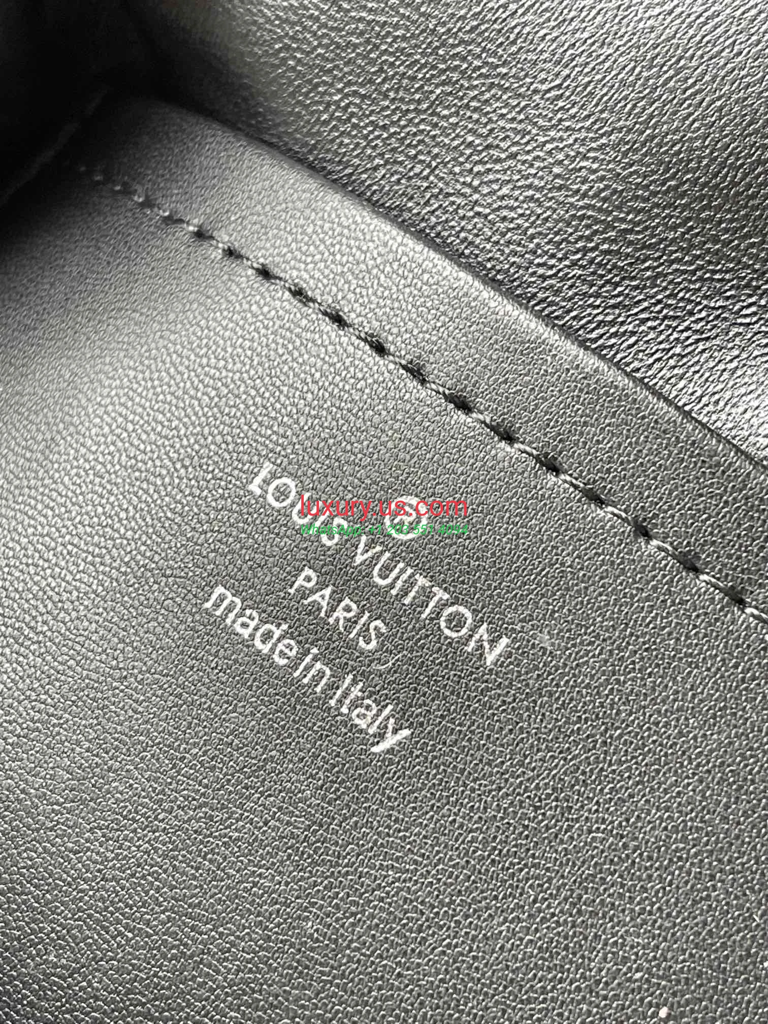 Louis Vuitton Twist M24246 Black 15x10x6.5 cm black - Replica Bag high-quality replicas, exquisite design, perfect details. Louis Vuitton Twist M24246 Black 15x10x6.5 cm black - Replica Bag high-quality replicas, exquisite design, perfect details.