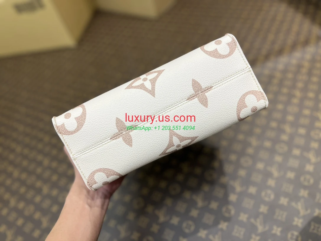 LOUISVUITTON OnTheGo M24533 25x19x11.5cm White Floral - Replica Bag high-quality replicas, exquisite design, perfect details. LOUISVUITTON OnTheGo M24533 25x19x11.5cm White Floral - Replica Bag high-quality replicas, exquisite design, perfect details.