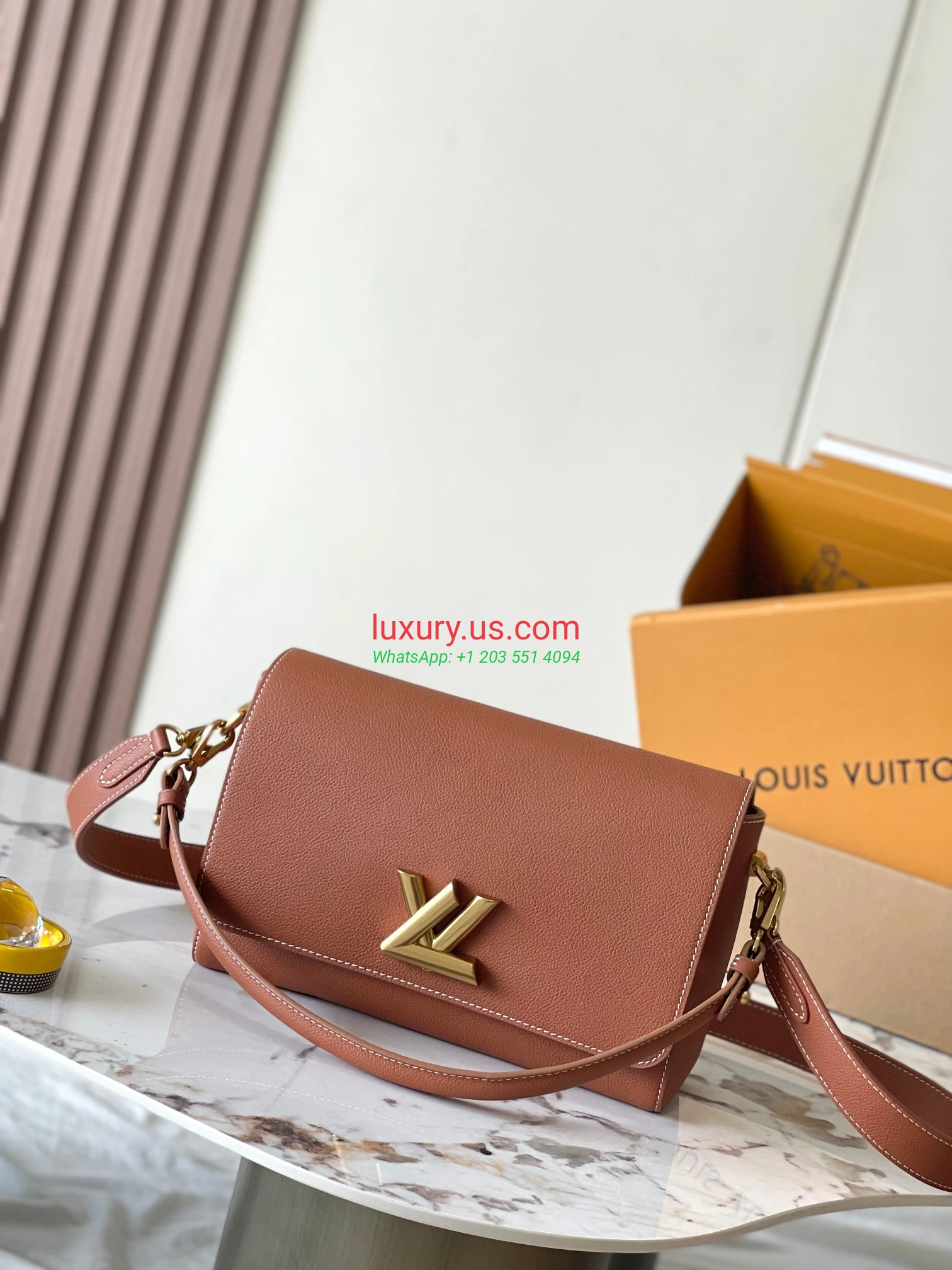 LOUISVUITTON Twist M24640 27x19x9 cm Caramel - Replica Bag high-quality replicas, exquisite design, perfect details. LOUISVUITTON Twist M24640 27x19x9 cm Caramel - Replica Bag high-quality replicas, exquisite design, perfect details.