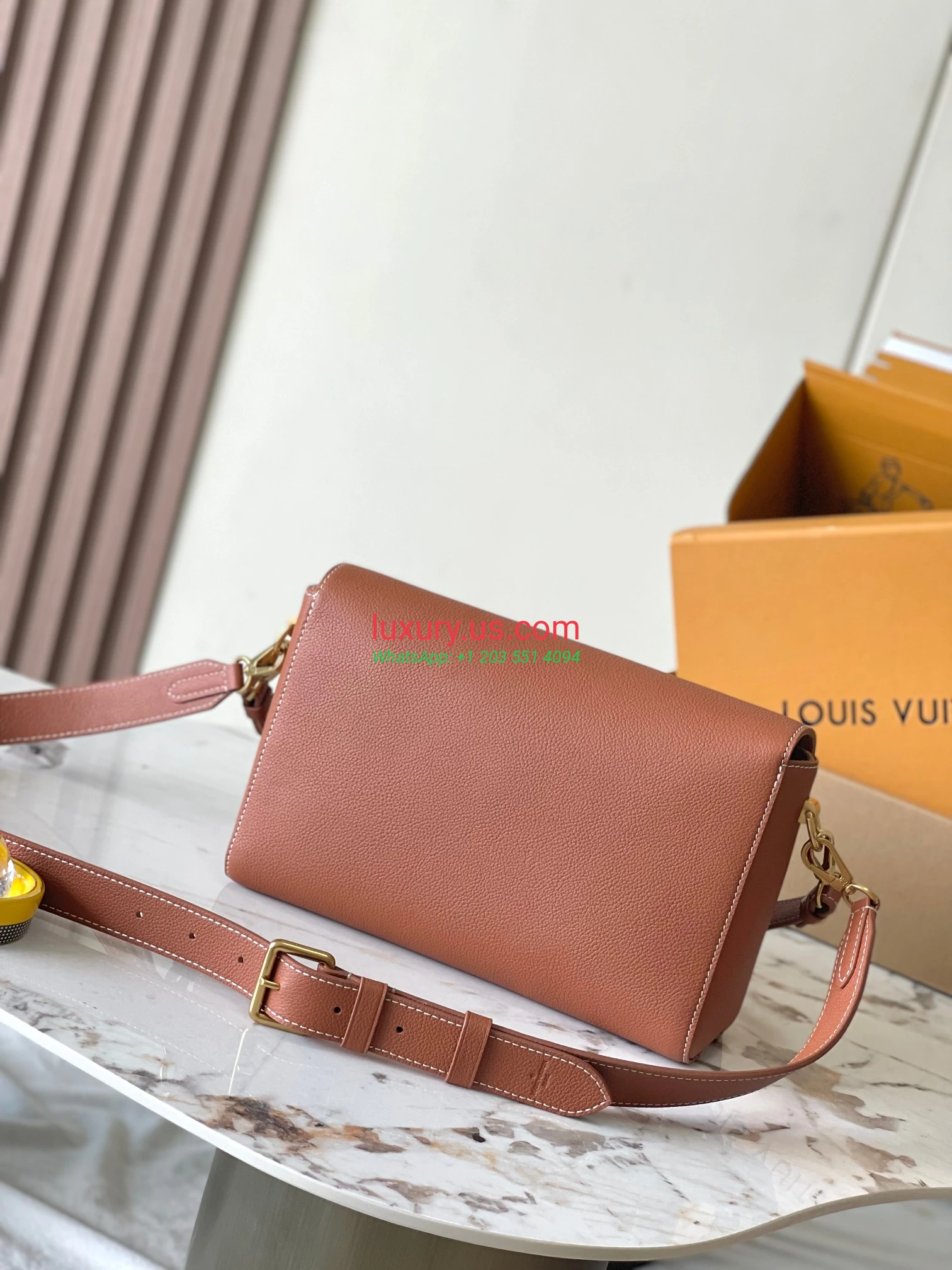 LOUISVUITTON Twist M24640 27x19x9 cm Caramel - Replica Bag high-quality replicas, exquisite design, perfect details. LOUISVUITTON Twist M24640 27x19x9 cm Caramel - Replica Bag high-quality replicas, exquisite design, perfect details.