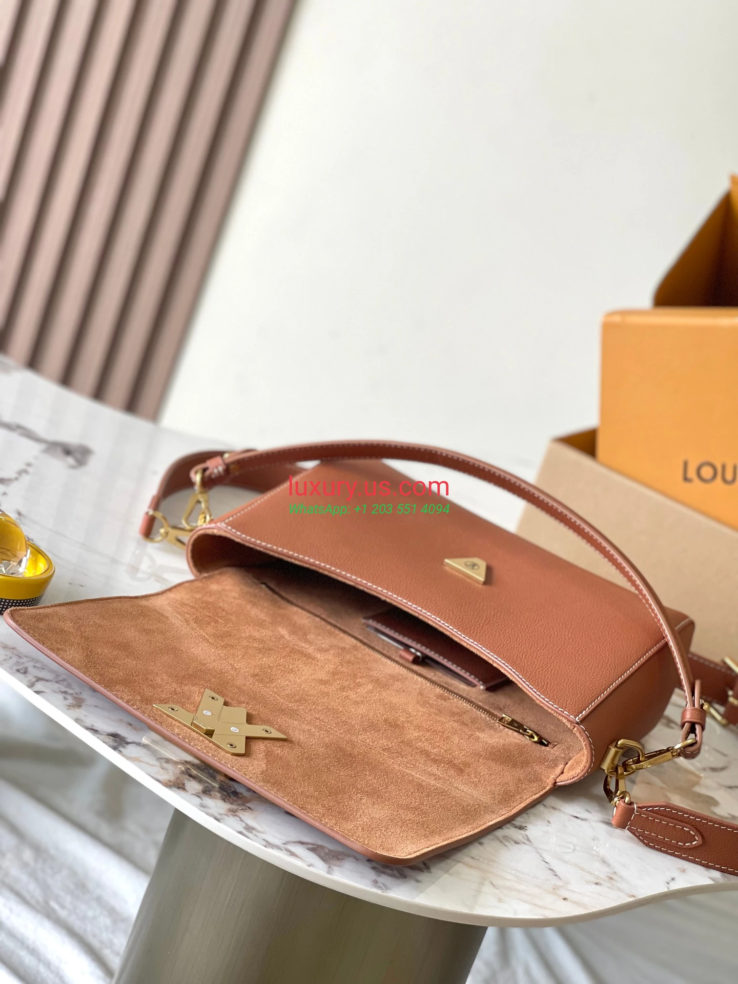 LOUISVUITTON Twist M24640 27x19x9 cm Caramel - Replica Bag high-quality replicas, exquisite design, perfect details. LOUISVUITTON Twist M24640 27x19x9 cm Caramel - Replica Bag high-quality replicas, exquisite design, perfect details.