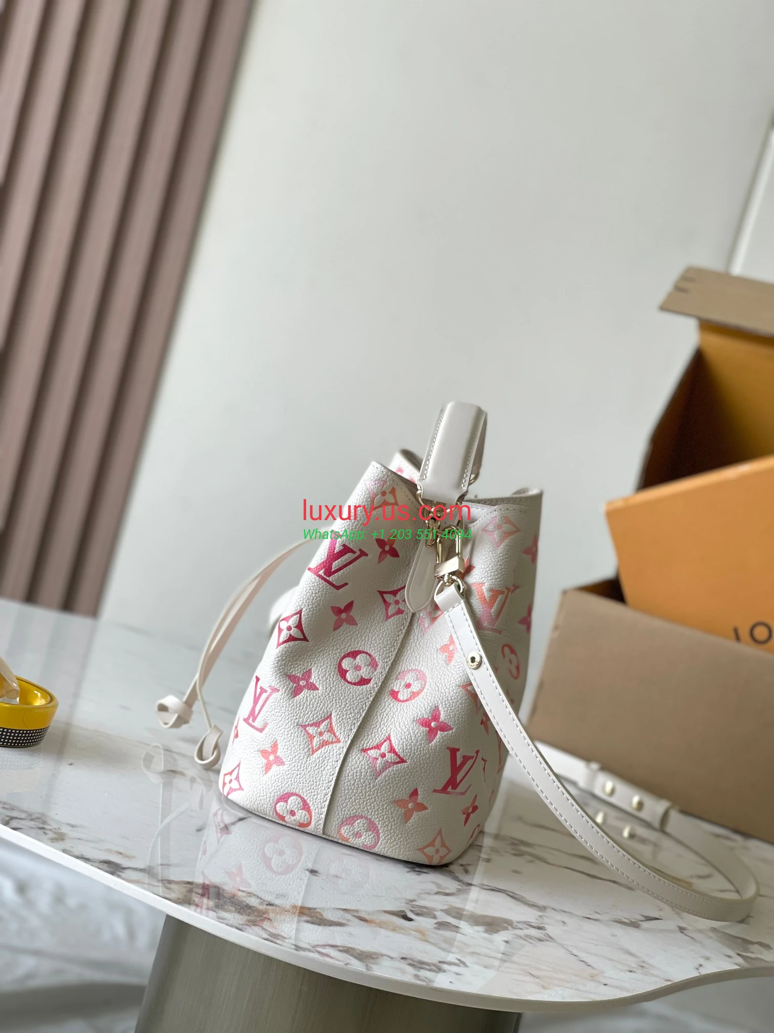 LOUISVUITTON Noé M24649 20x20x13 cm Strawberry Red - Replica Bag high-quality replicas, exquisite design, perfect details. LOUISVUITTON Noé M24649 20x20x13 cm Strawberry Red - Replica Bag high-quality replicas, exquisite design, perfect details.