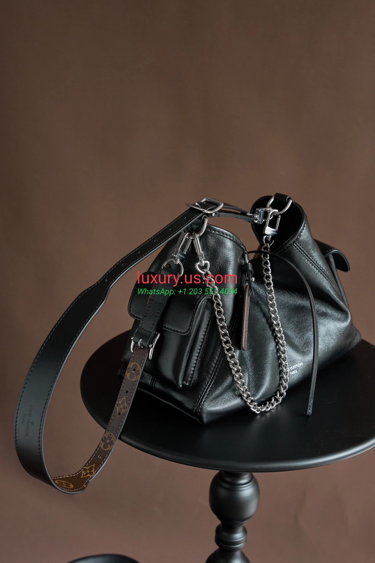 LOUISVUITTON CarryAll M24861 33.5x23x15 cm - Replica Bag high-quality replicas, exquisite design, perfect details. LOUISVUITTON CarryAll M24861 33.5x23x15 cm - Replica Bag high-quality replicas, exquisite design, perfect details.