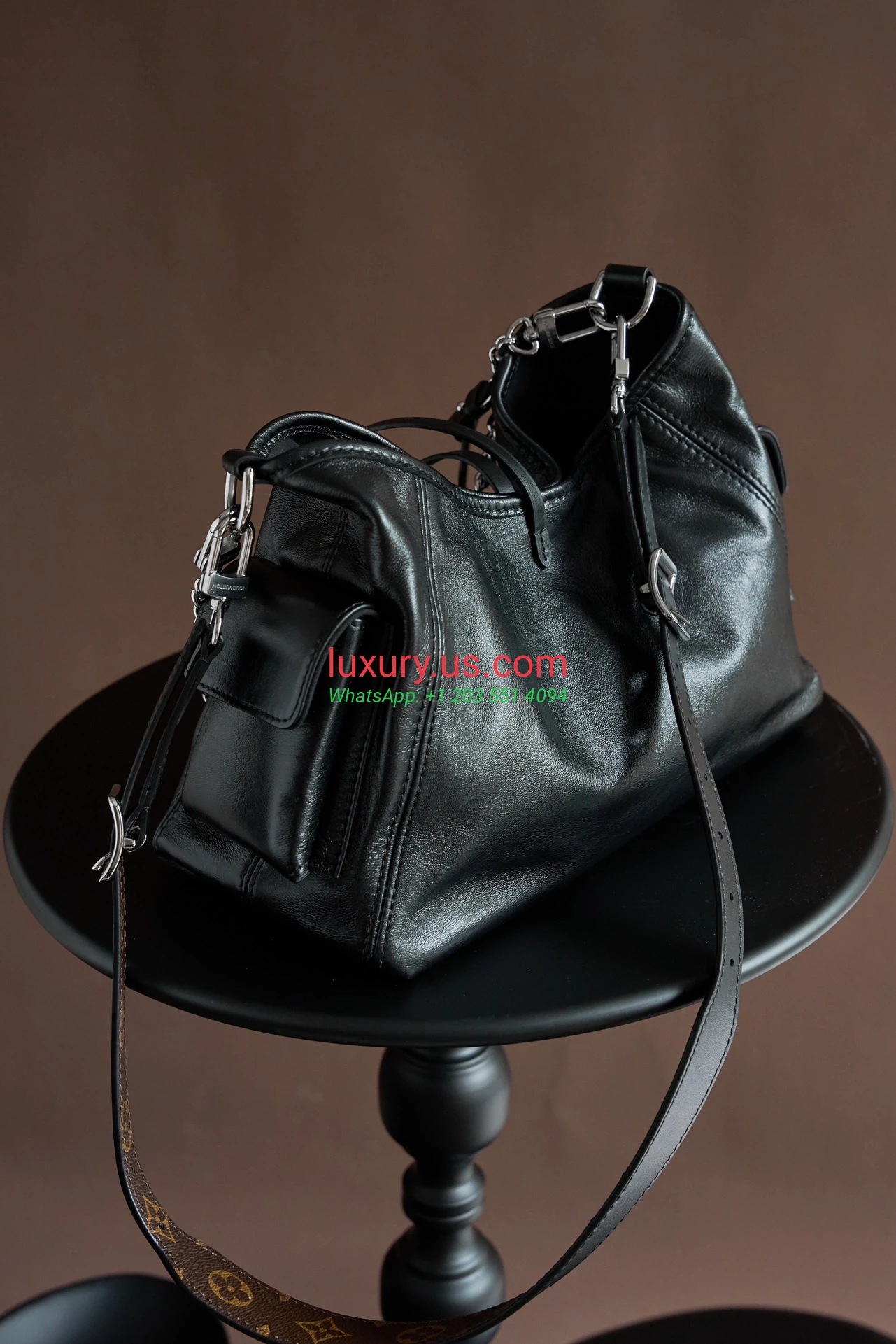 LOUISVUITTON CarryAll M24861 33.5x23x15 cm - Replica Bag high-quality replicas, exquisite design, perfect details. LOUISVUITTON CarryAll M24861 33.5x23x15 cm - Replica Bag high-quality replicas, exquisite design, perfect details.