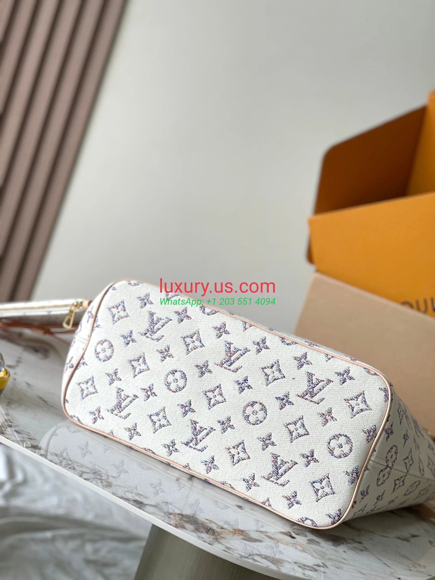 LOUISVUITTON Neverfull M24905 31x28x14 cm - Replica Bag high-quality replicas, exquisite design, perfect details. LOUISVUITTON Neverfull M24905 31x28x14 cm - Replica Bag high-quality replicas, exquisite design, perfect details.
