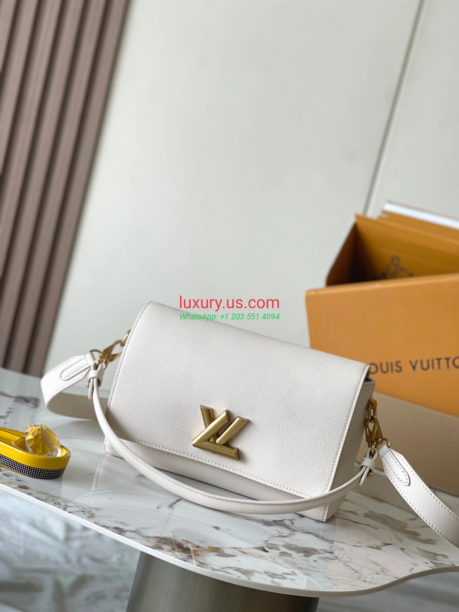 Louis Vuitton Twist M25359 27x19x9 cm Off-White - Replica Bag high-quality replicas, exquisite design, perfect details. Louis Vuitton Twist M25359 27x19x9 cm Off-White - Replica Bag high-quality replicas, exquisite design, perfect details.