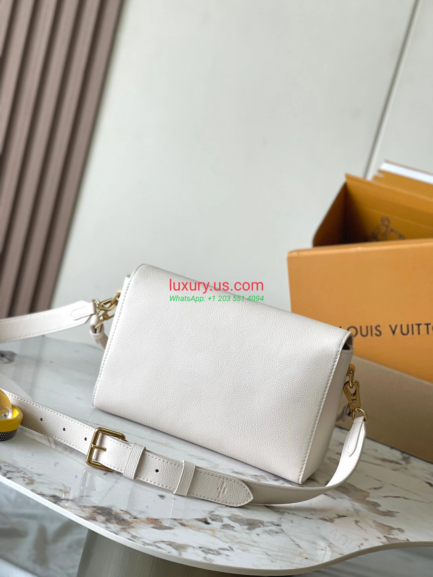 Louis Vuitton Twist M25359 27x19x9 cm Off-White - Replica Bag high-quality replicas, exquisite design, perfect details. Louis Vuitton Twist M25359 27x19x9 cm Off-White - Replica Bag high-quality replicas, exquisite design, perfect details.