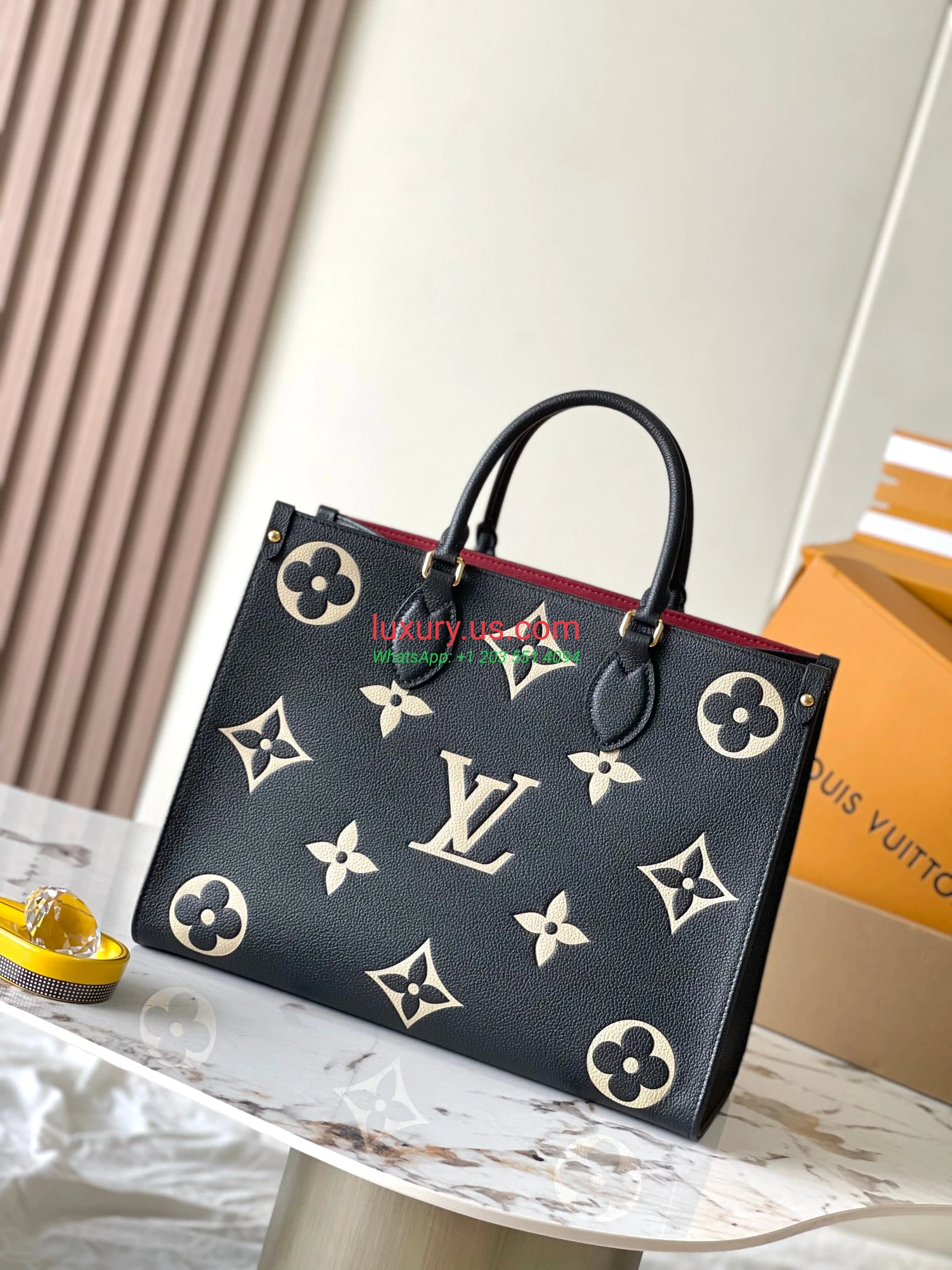 LOUISVUITTON OnTheGo M45495 35x27x14 cm Black - Replica Bag high-quality replicas, exquisite design, perfect details. LOUISVUITTON OnTheGo M45495 35x27x14 cm Black - Replica Bag high-quality replicas, exquisite design, perfect details.