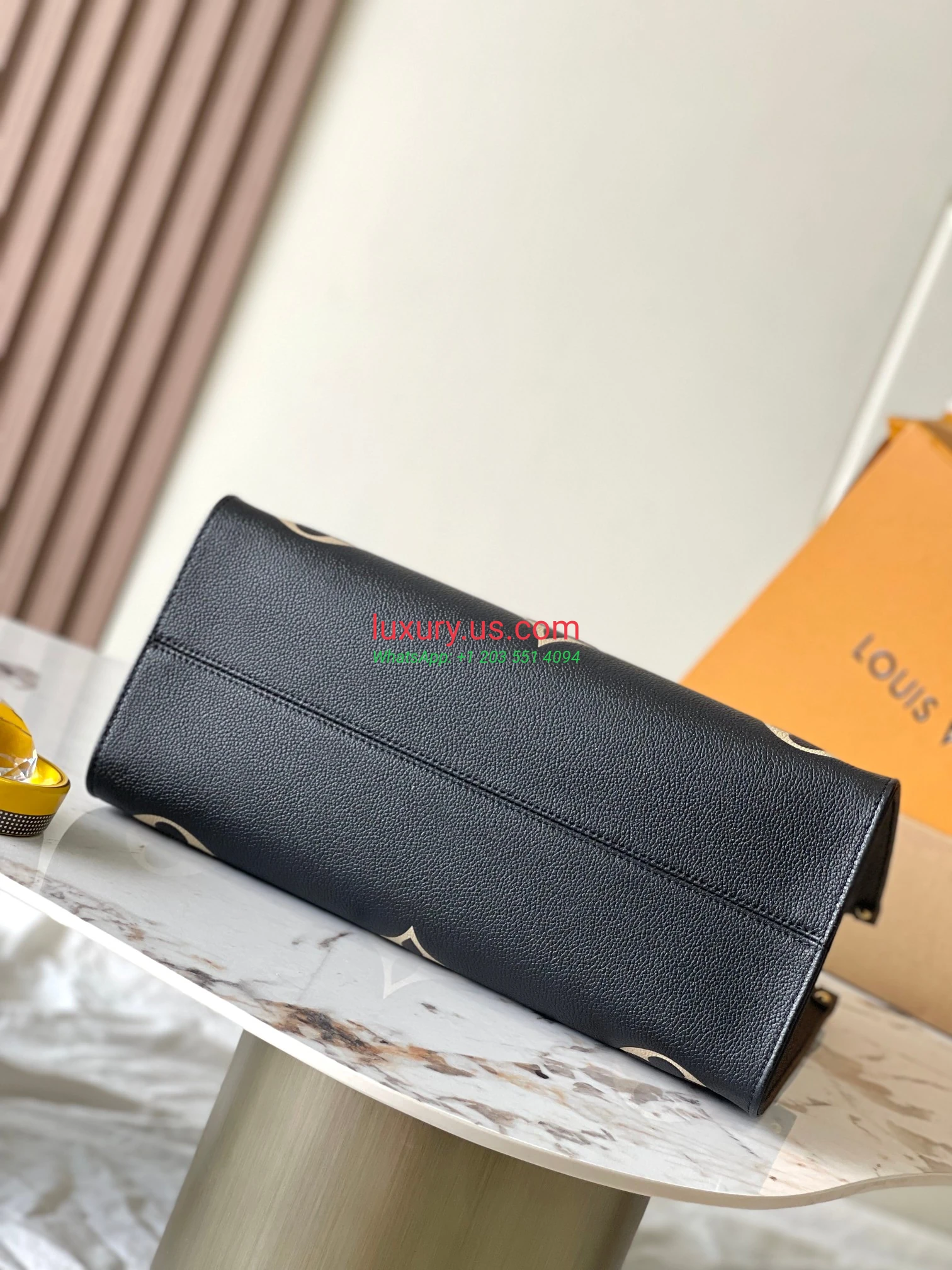 LOUISVUITTON OnTheGo M45495 35x27x14 cm Black - Replica Bag high-quality replicas, exquisite design, perfect details. LOUISVUITTON OnTheGo M45495 35x27x14 cm Black - Replica Bag high-quality replicas, exquisite design, perfect details.