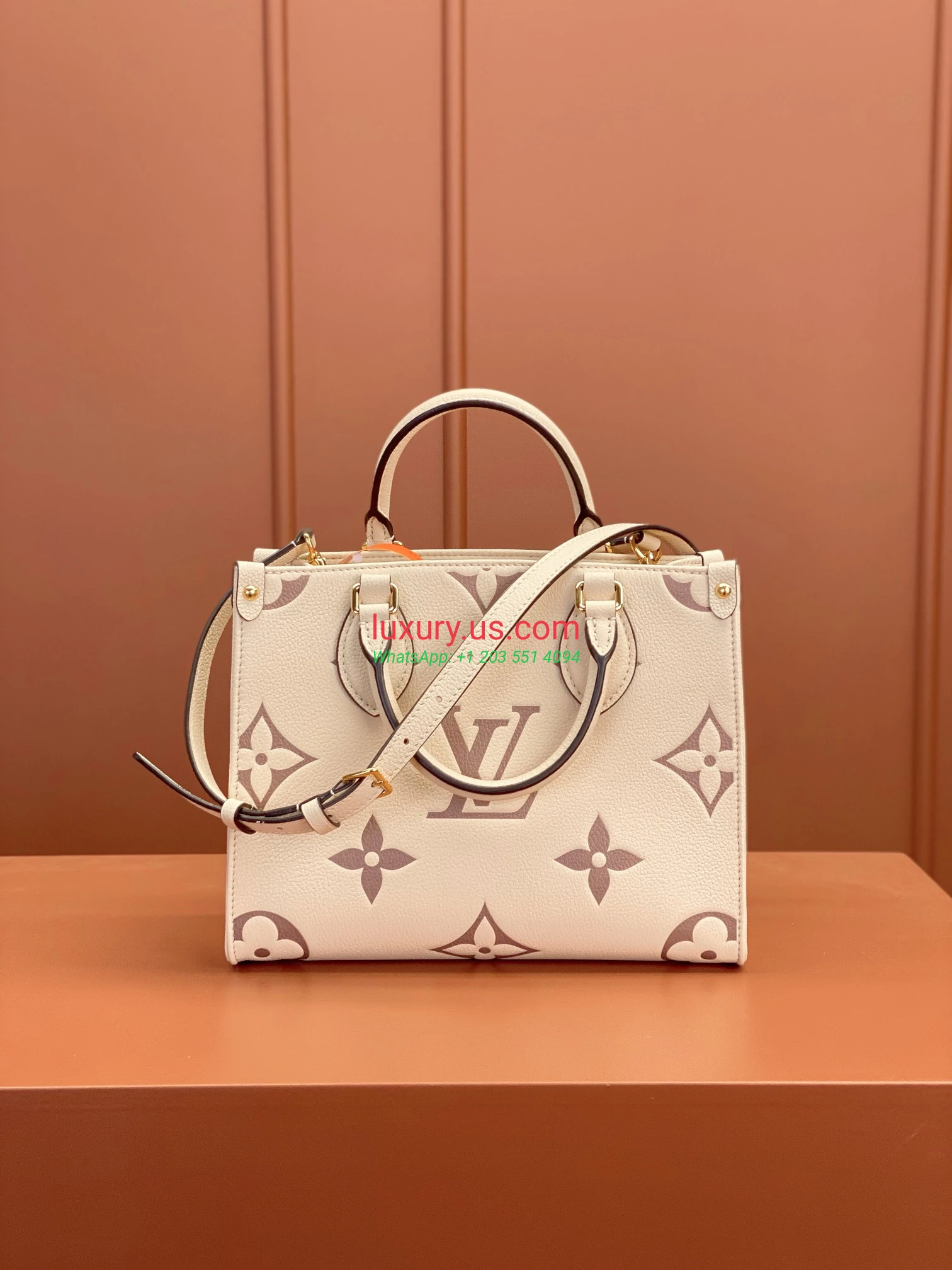 LOUISVUITTON OnTheGo M45653 25x19x11.5 cm White - Replica Bag high-quality replicas, exquisite design, perfect details. LOUISVUITTON OnTheGo M45653 25x19x11.5 cm White - Replica Bag high-quality replicas, exquisite design, perfect details.
