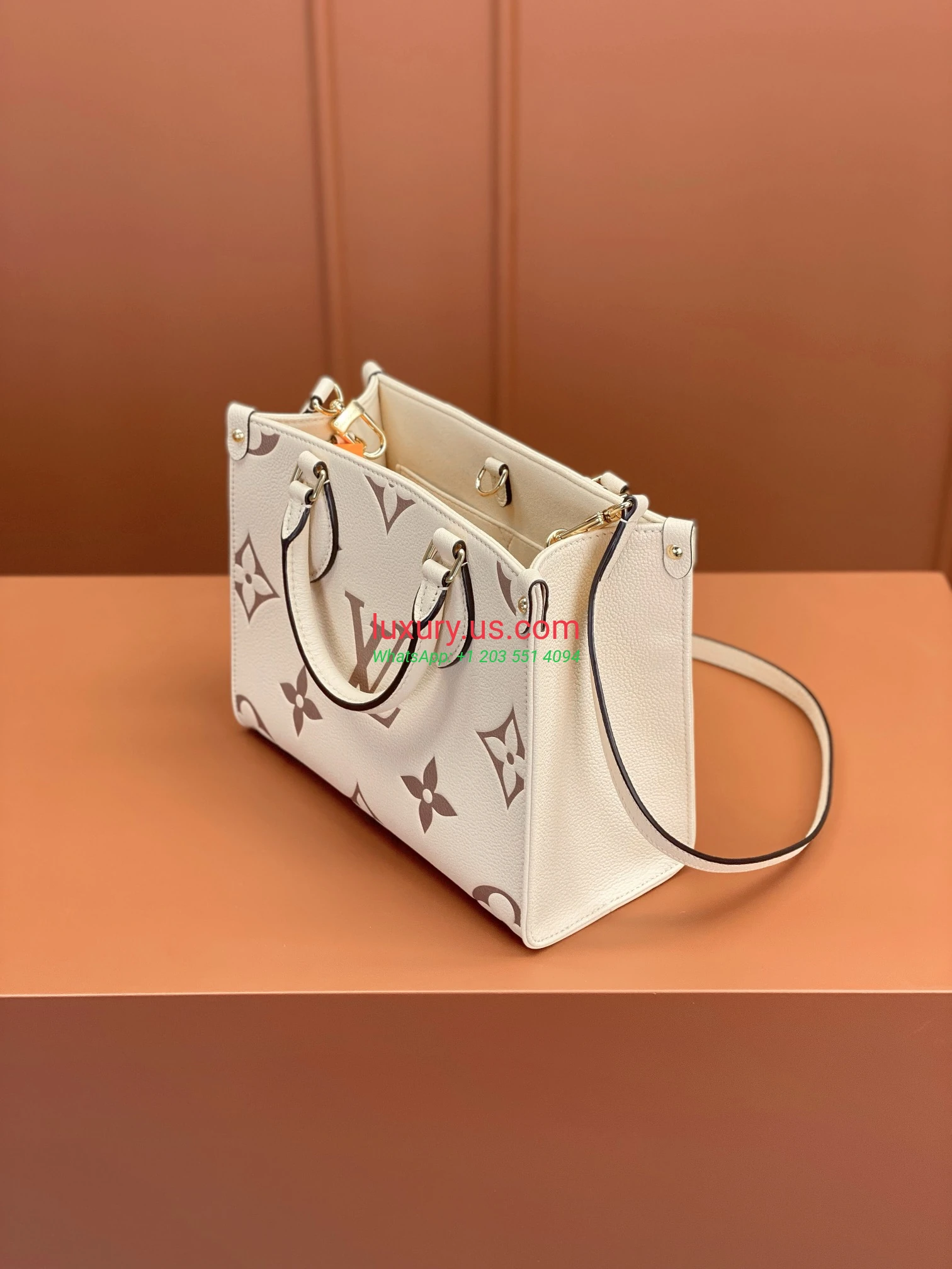 LOUISVUITTON OnTheGo M45653 25x19x11.5 cm White - Replica Bag high-quality replicas, exquisite design, perfect details. LOUISVUITTON OnTheGo M45653 25x19x11.5 cm White - Replica Bag high-quality replicas, exquisite design, perfect details.