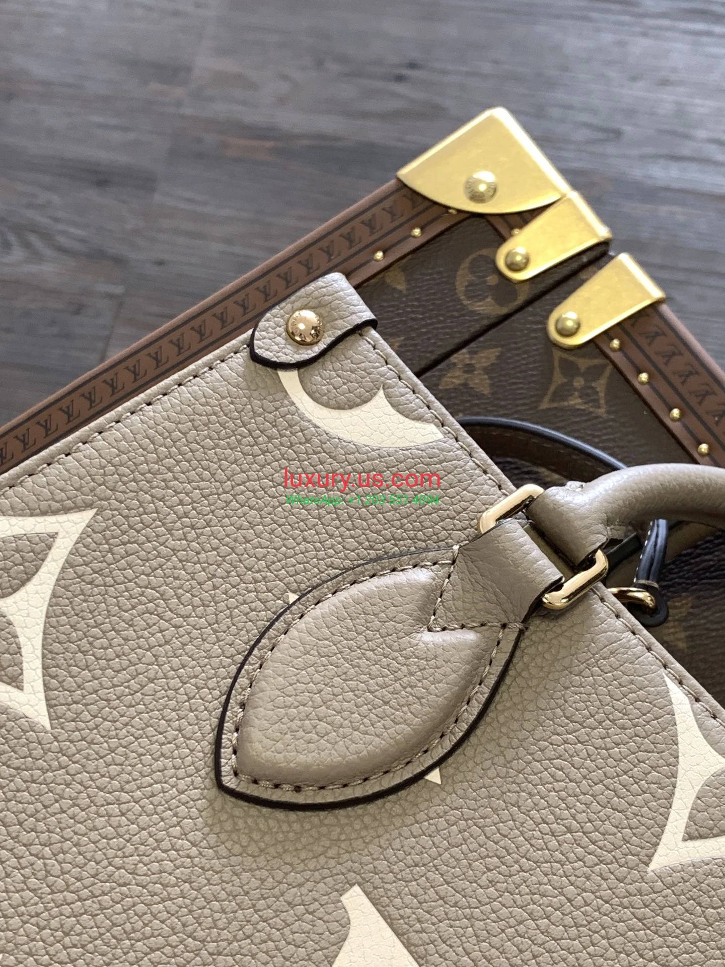 LOUISVUITTON OnTheGo M45779 25.0 x 11.0 x 19.0 cm - Replica Bag high-quality replicas, exquisite design, perfect details. LOUISVUITTON OnTheGo M45779 25.0 x 11.0 x 19.0 cm - Replica Bag high-quality replicas, exquisite design, perfect details.