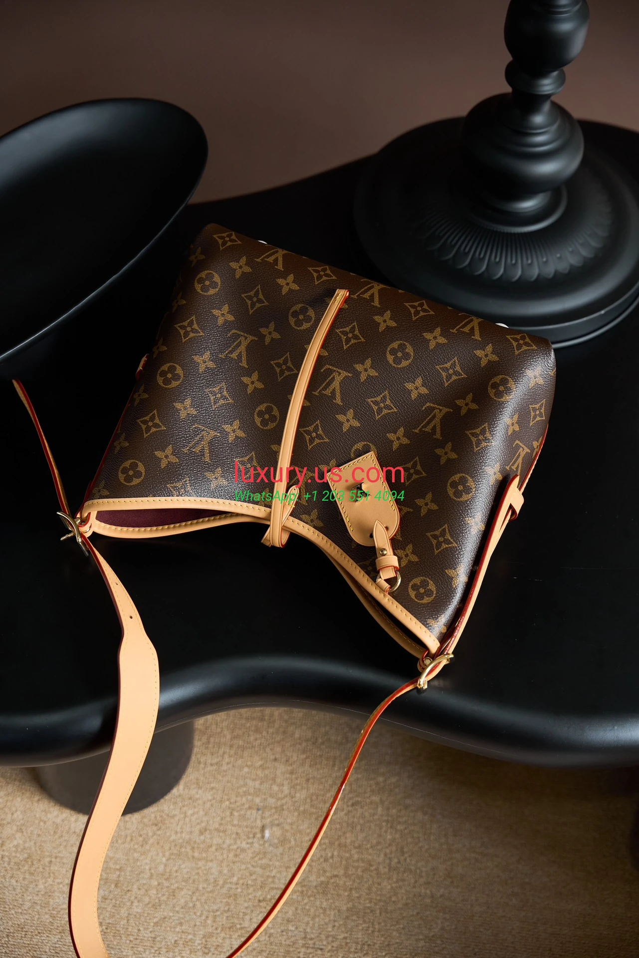 LOUISVUITTON CarryAll M46203 29x24x12 cm - Replica Bag high-quality replicas, exquisite design, perfect details. LOUISVUITTON CarryAll M46203 29x24x12 cm - Replica Bag high-quality replicas, exquisite design, perfect details.