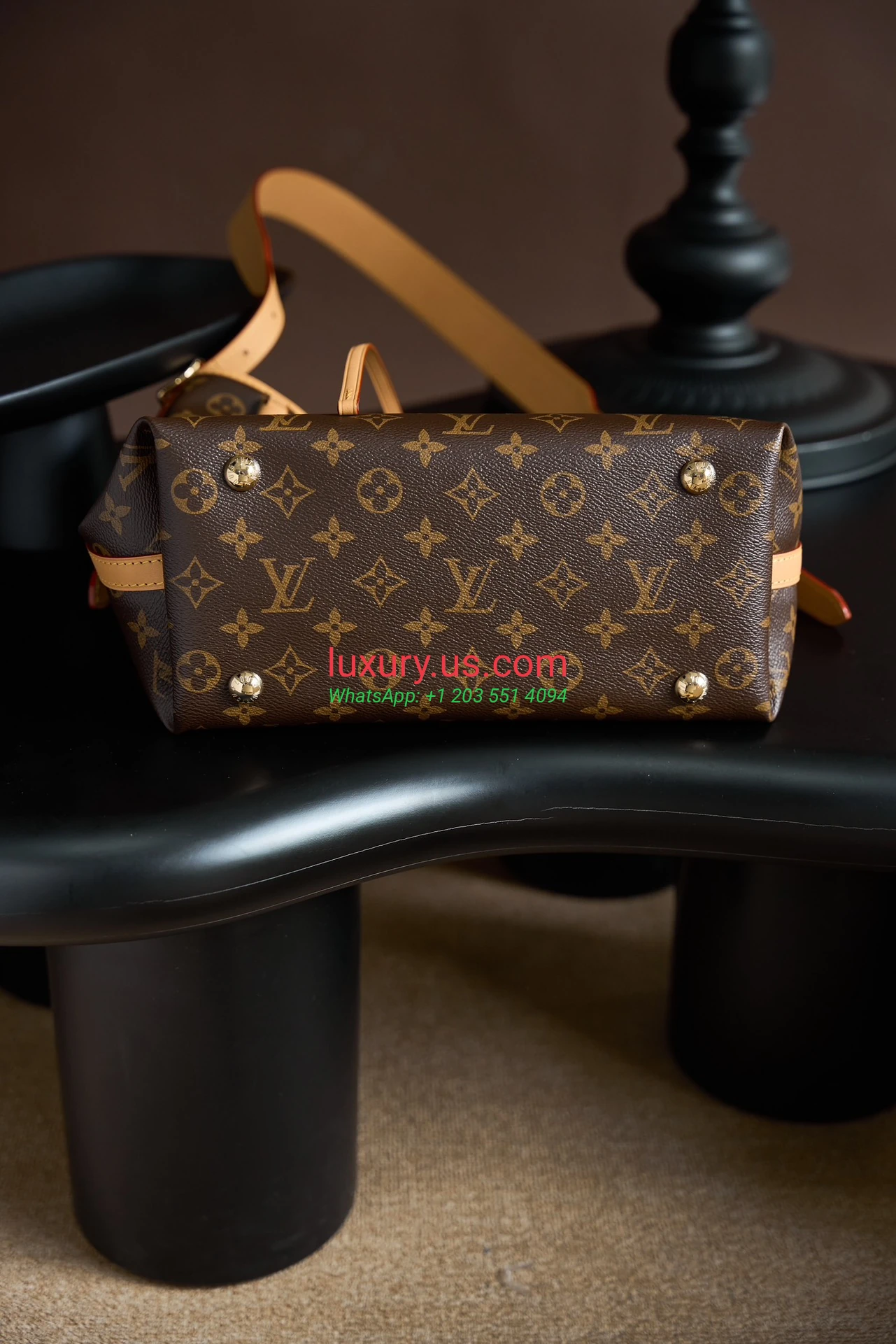 LOUISVUITTON CarryAll M46203 29x24x12 cm - Replica Bag high-quality replicas, exquisite design, perfect details. LOUISVUITTON CarryAll M46203 29x24x12 cm - Replica Bag high-quality replicas, exquisite design, perfect details.