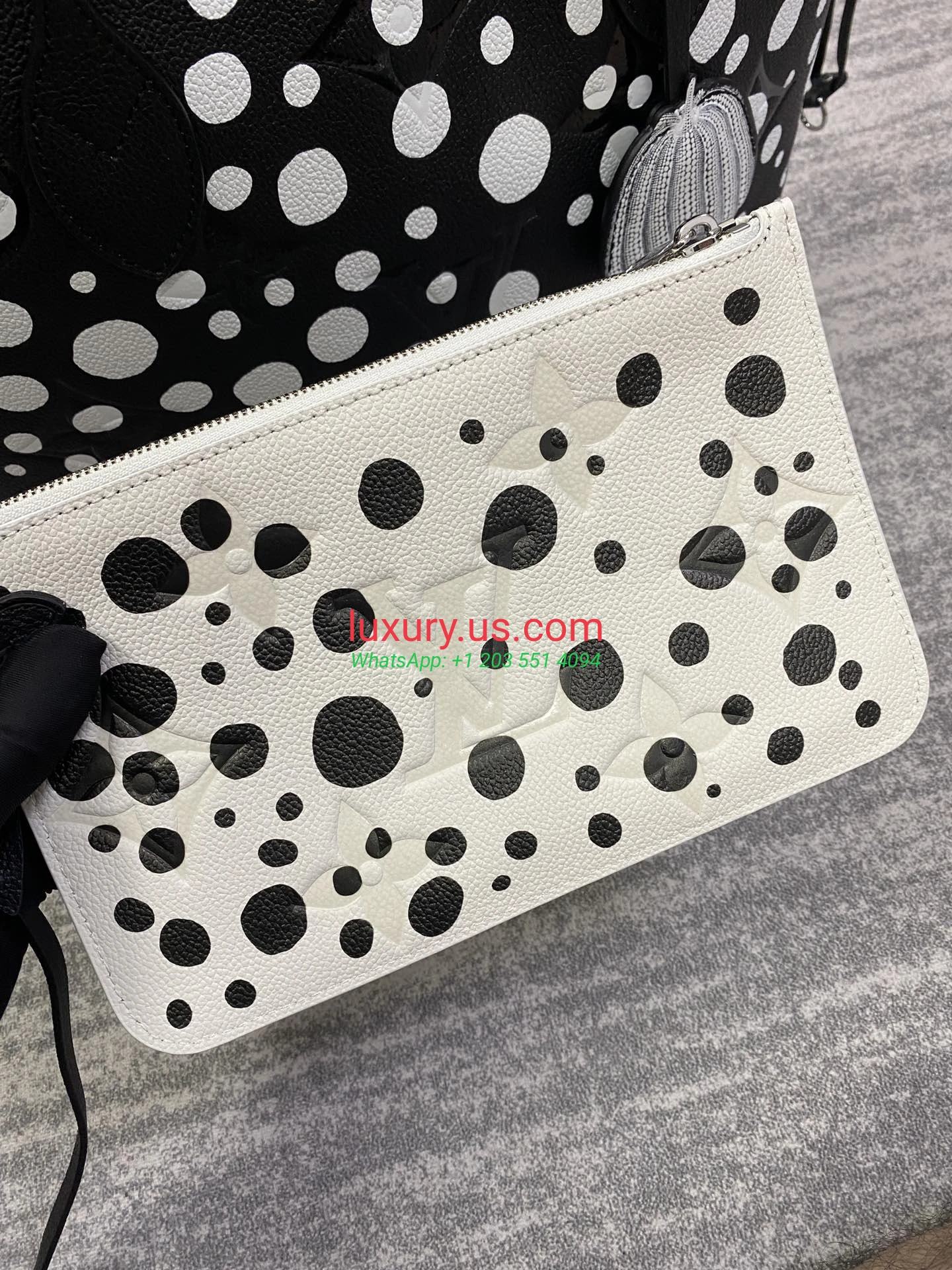 LOUISVUITTON Neverfull M46390 31x28x14 cm Black - Replica Bag high-quality replicas, exquisite design, perfect details. LOUISVUITTON Neverfull M46390 31x28x14 cm Black - Replica Bag high-quality replicas, exquisite design, perfect details.
