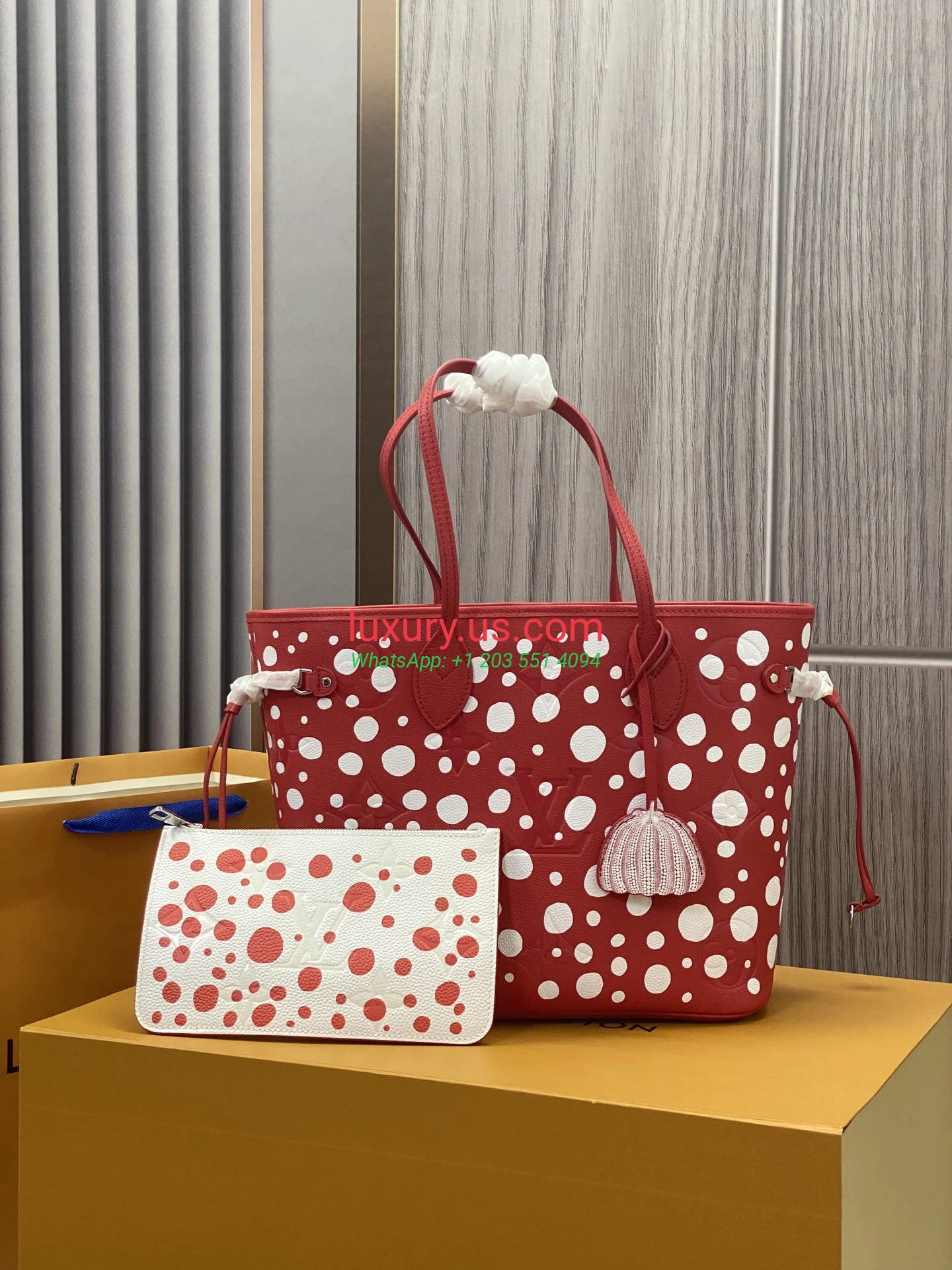 LOUISVUITTON Neverfull M46422 31x28x14 cm Red Polka Dots - Replica Bag high-quality replicas, exquisite design, perfect details. LOUISVUITTON Neverfull M46422 31x28x14 cm Red Polka Dots - Replica Bag high-quality replicas, exquisite design, perfect details.