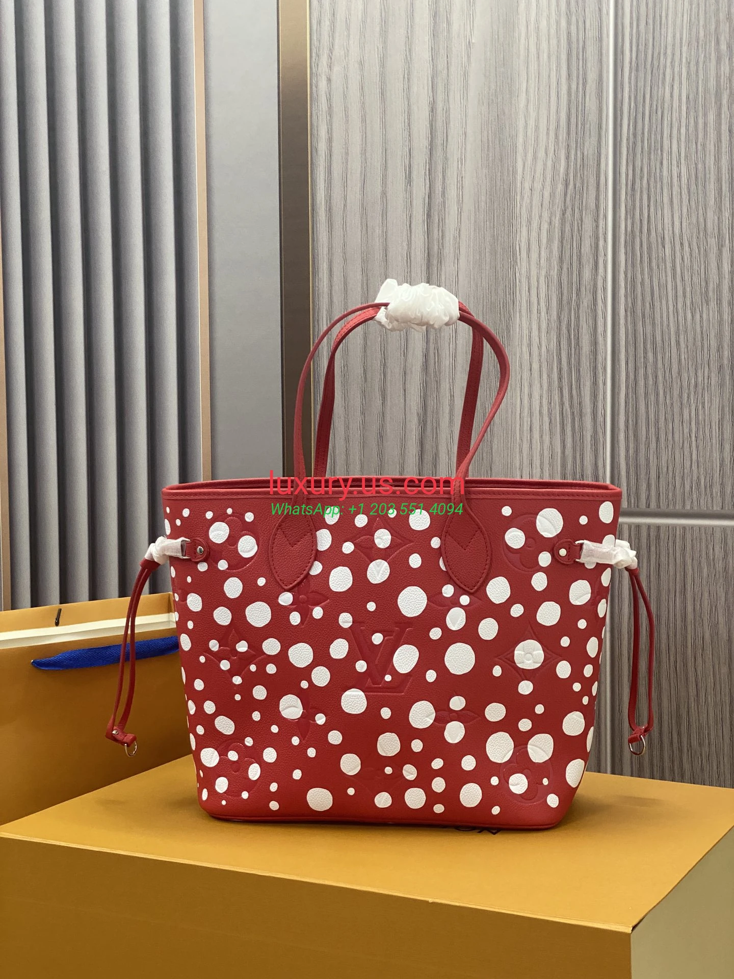 LOUISVUITTON Neverfull M46422 31x28x14 cm Red Polka Dots - Replica Bag high-quality replicas, exquisite design, perfect details. LOUISVUITTON Neverfull M46422 31x28x14 cm Red Polka Dots - Replica Bag high-quality replicas, exquisite design, perfect details.
