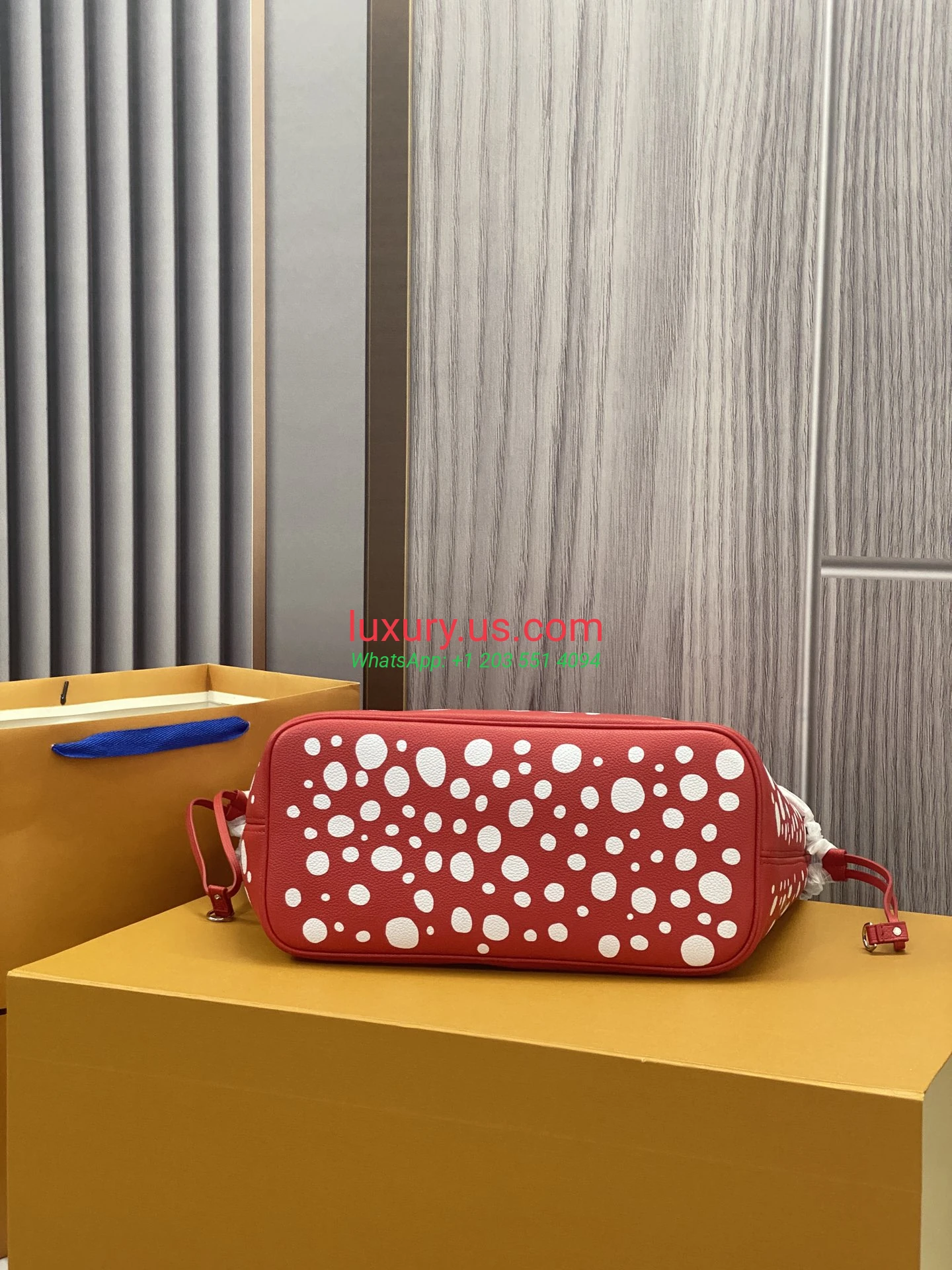 LOUISVUITTON Neverfull M46422 31x28x14 cm Red Polka Dots - Replica Bag high-quality replicas, exquisite design, perfect details. LOUISVUITTON Neverfull M46422 31x28x14 cm Red Polka Dots - Replica Bag high-quality replicas, exquisite design, perfect details.