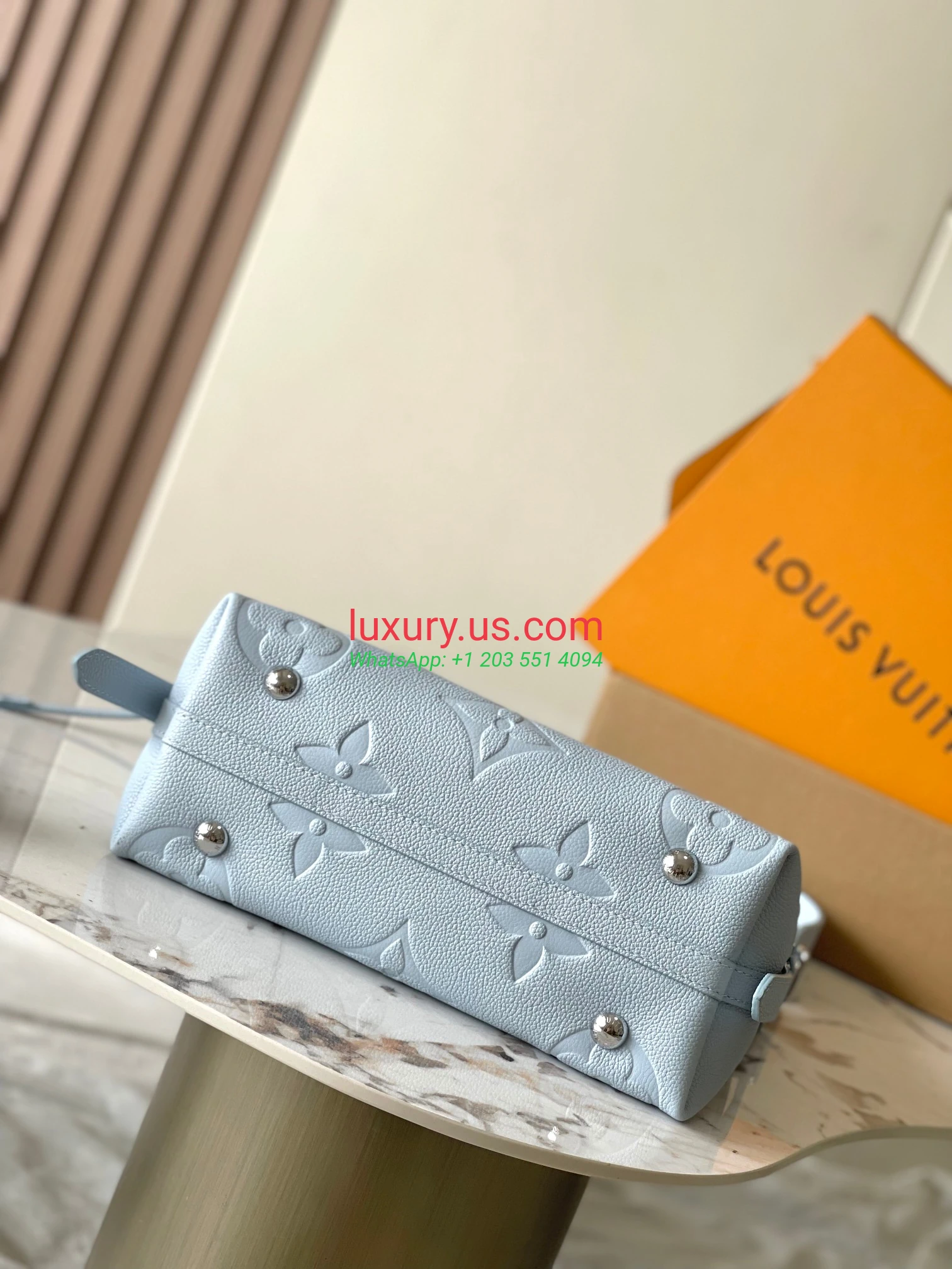 LOUISVUITTON CarryAll M46673 29x24x12 cm Blue - Replica Bag high-quality replicas, exquisite design, perfect details. LOUISVUITTON CarryAll M46673 29x24x12 cm Blue - Replica Bag high-quality replicas, exquisite design, perfect details.