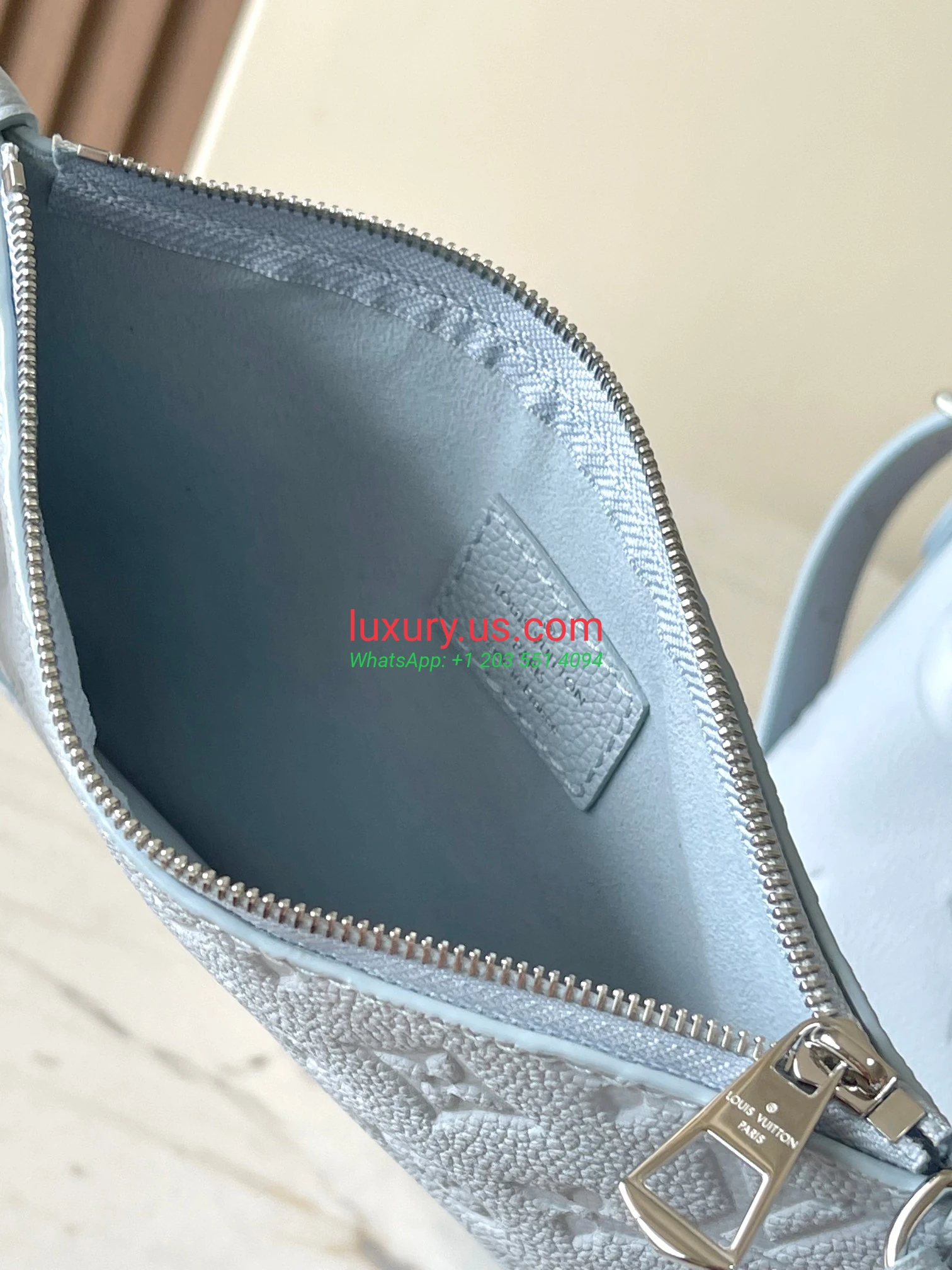 LOUISVUITTON CarryAll M46673 29x24x12 cm Blue - Replica Bag high-quality replicas, exquisite design, perfect details. LOUISVUITTON CarryAll M46673 29x24x12 cm Blue - Replica Bag high-quality replicas, exquisite design, perfect details.