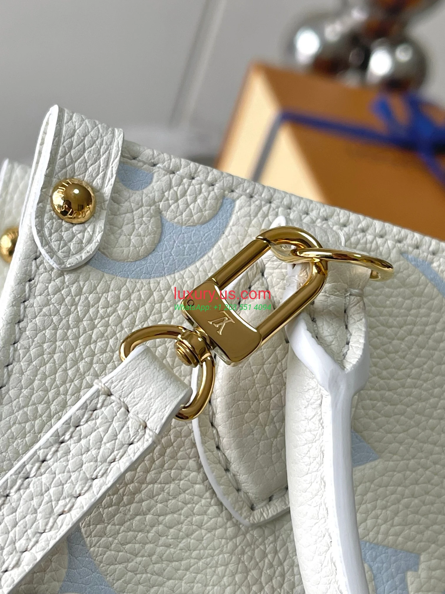 LOUISVUITTON OnTheGo M47054 Blue 18x15x8.5 cm - Replica Bag high-quality replicas, exquisite design, perfect details. LOUISVUITTON OnTheGo M47054 Blue 18x15x8.5 cm - Replica Bag high-quality replicas, exquisite design, perfect details.