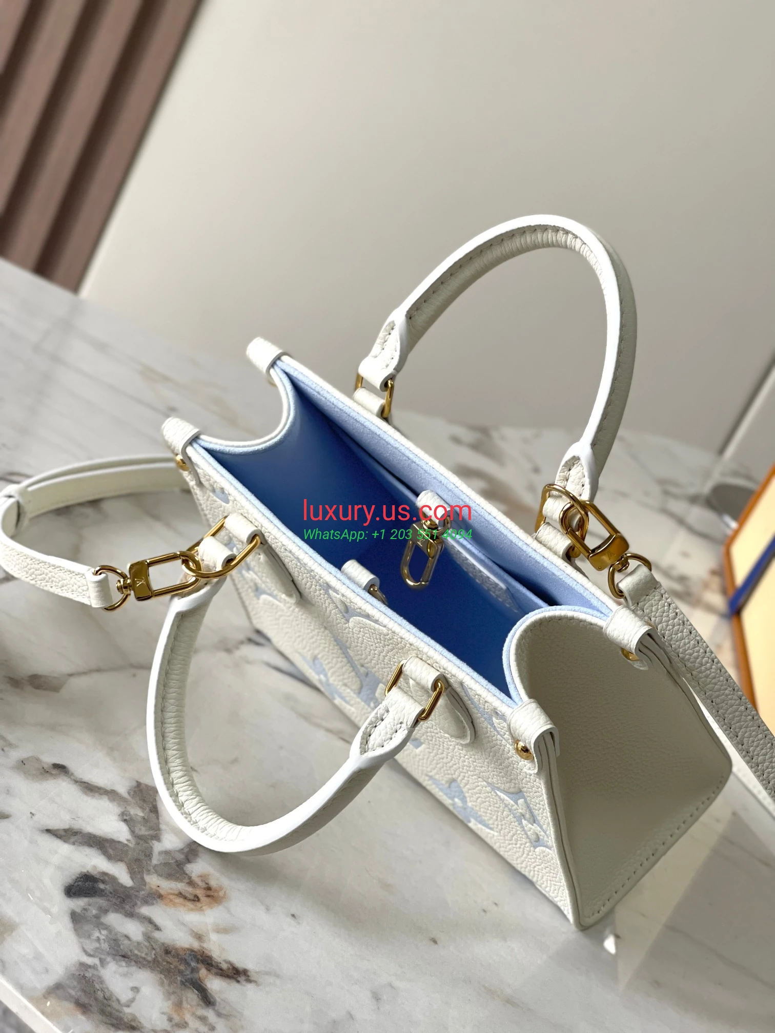 LOUISVUITTON OnTheGo M47054 Blue 18x15x8.5 cm - Replica Bag high-quality replicas, exquisite design, perfect details. LOUISVUITTON OnTheGo M47054 Blue 18x15x8.5 cm - Replica Bag high-quality replicas, exquisite design, perfect details.
