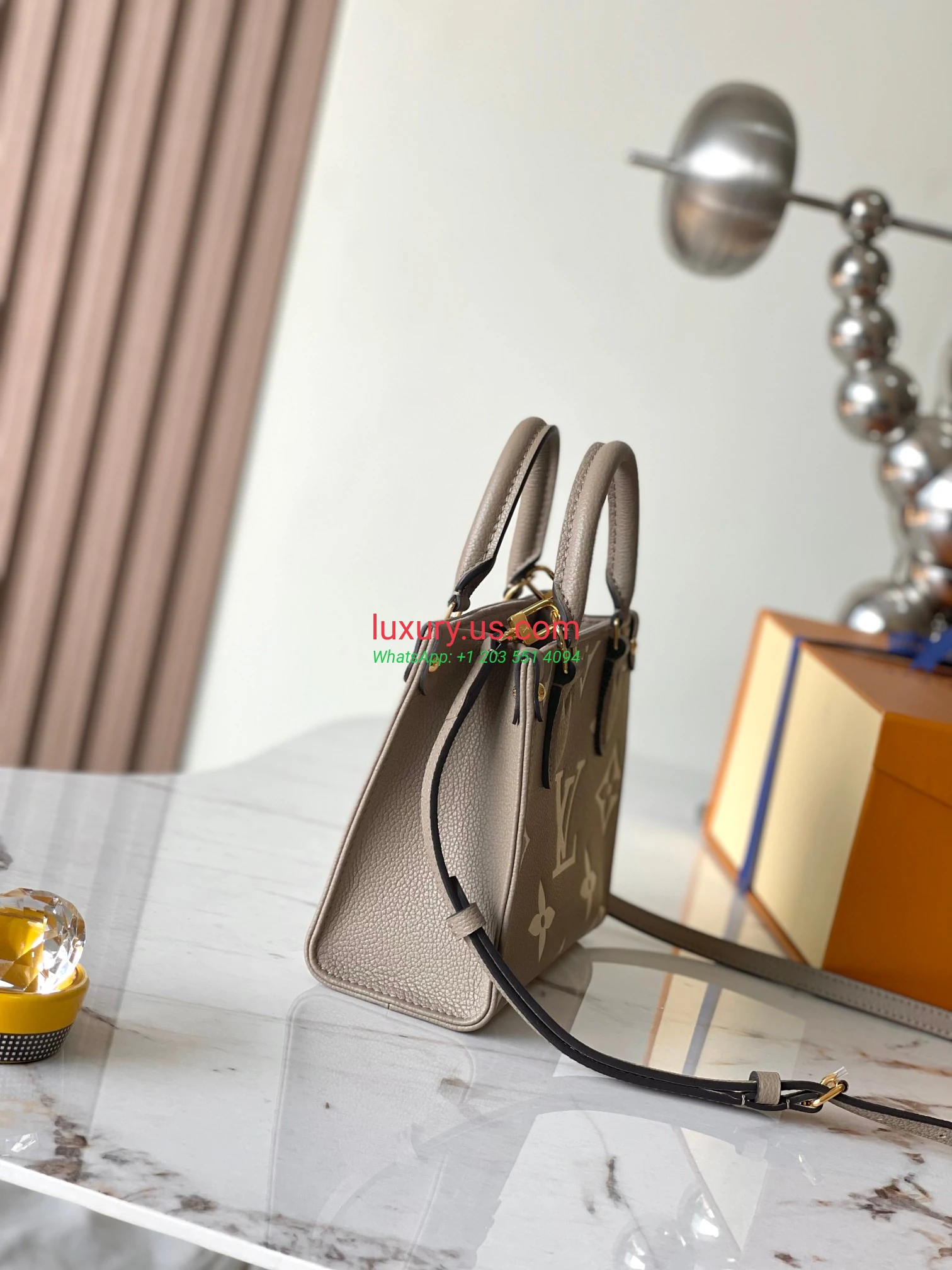 LOUISVUITTON OnTheGo M47054 Brown 18x15x8.5 cm - Replica Bag high-quality replicas, exquisite design, perfect details. LOUISVUITTON OnTheGo M47054 Brown 18x15x8.5 cm - Replica Bag high-quality replicas, exquisite design, perfect details.