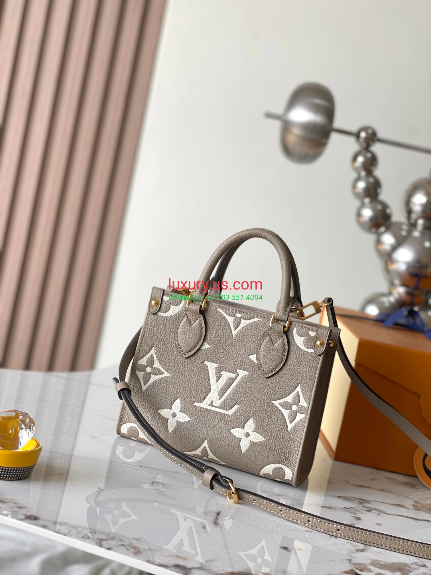LOUISVUITTON OnTheGo M47054 Brown 18x15x8.5 cm - Replica Bag high-quality replicas, exquisite design, perfect details. LOUISVUITTON OnTheGo M47054 Brown 18x15x8.5 cm - Replica Bag high-quality replicas, exquisite design, perfect details.