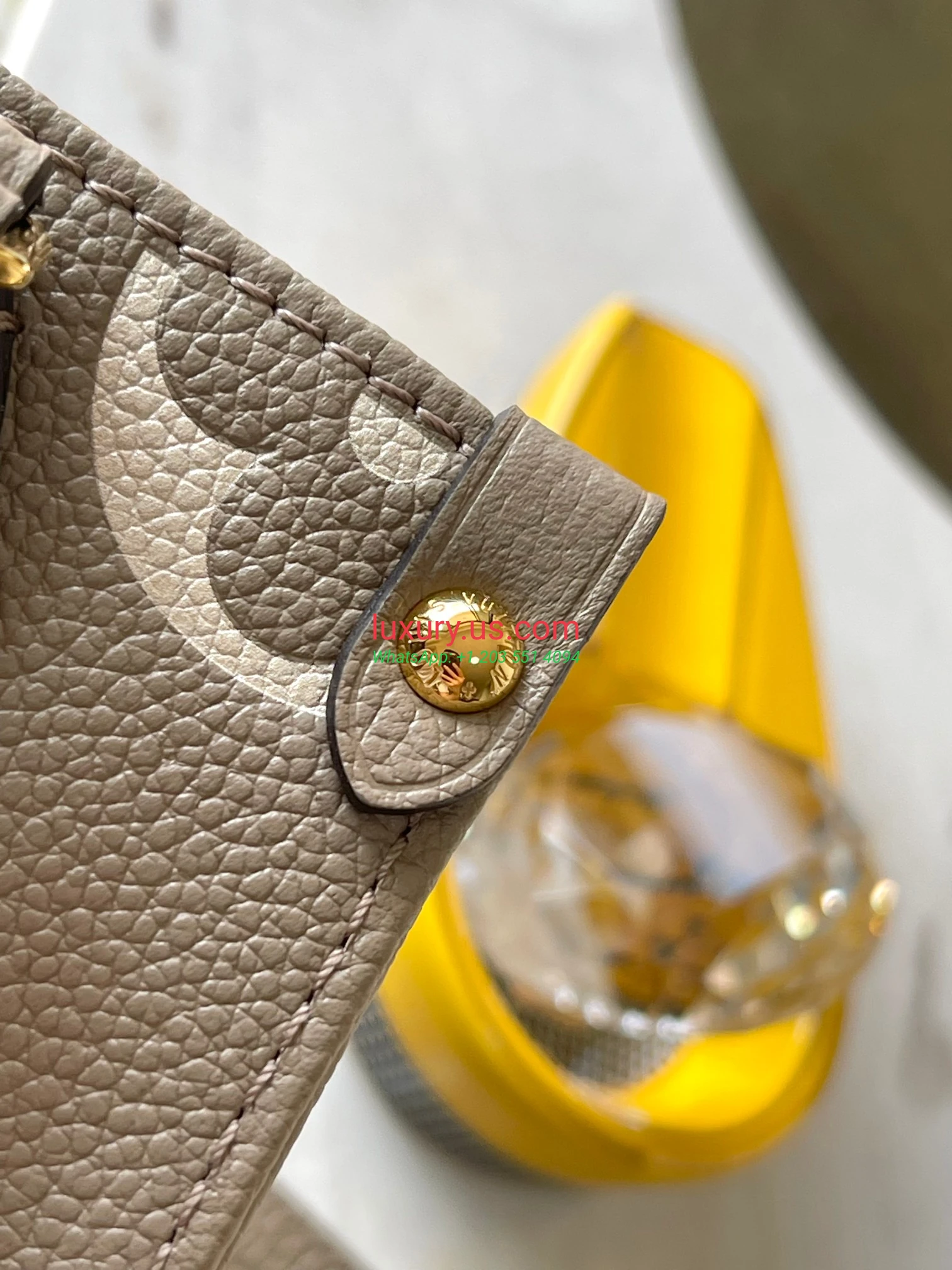 LOUISVUITTON OnTheGo M47054 Brown 18x15x8.5 cm - Replica Bag high-quality replicas, exquisite design, perfect details. LOUISVUITTON OnTheGo M47054 Brown 18x15x8.5 cm - Replica Bag high-quality replicas, exquisite design, perfect details.
