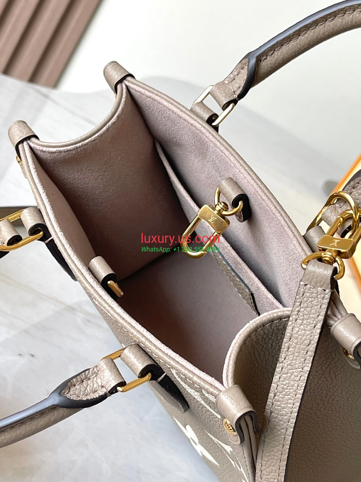 LOUISVUITTON OnTheGo M47054 Brown 18x15x8.5 cm - Replica Bag high-quality replicas, exquisite design, perfect details. LOUISVUITTON OnTheGo M47054 Brown 18x15x8.5 cm - Replica Bag high-quality replicas, exquisite design, perfect details.