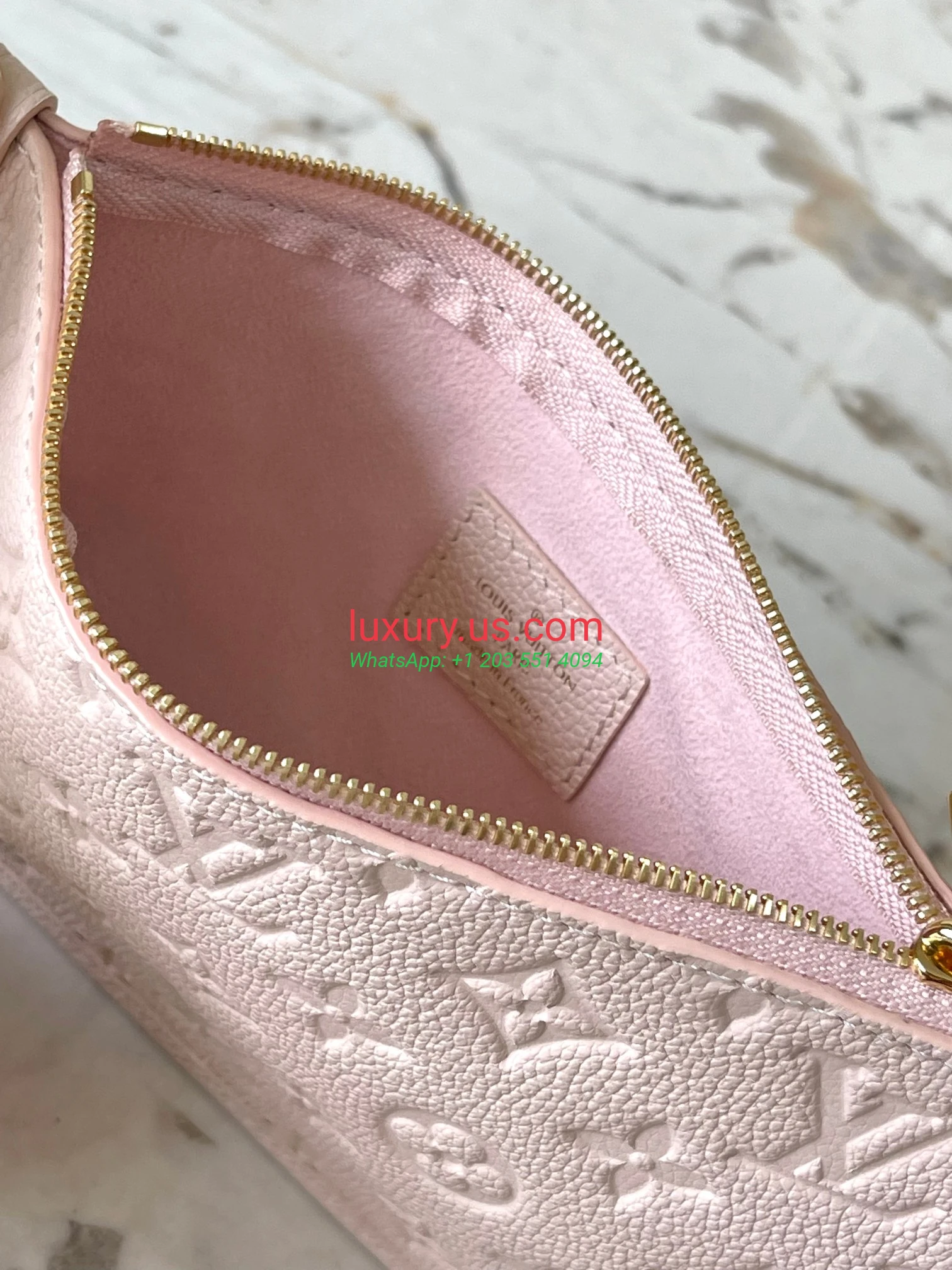 LOUISVUITTON CarryAll M47082 29x24x12 cm Light Pink - Replica Bag high-quality replicas, exquisite design, perfect details. LOUISVUITTON CarryAll M47082 29x24x12 cm Light Pink - Replica Bag high-quality replicas, exquisite design, perfect details.