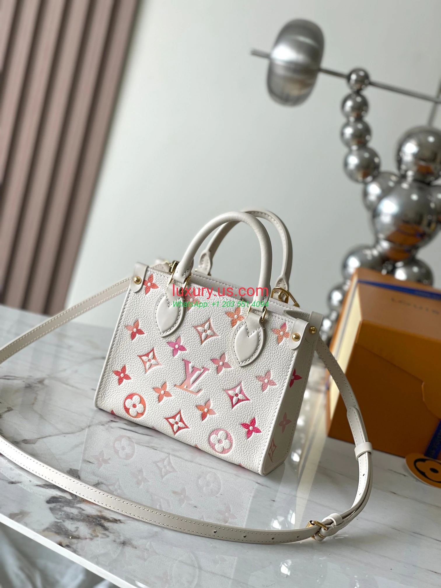 LOUISVUITTON OnTheGo M47115 Pink 18x15x8.5 cm - Replica Bag high-quality replicas, exquisite design, perfect details. LOUISVUITTON OnTheGo M47115 Pink 18x15x8.5 cm - Replica Bag high-quality replicas, exquisite design, perfect details.