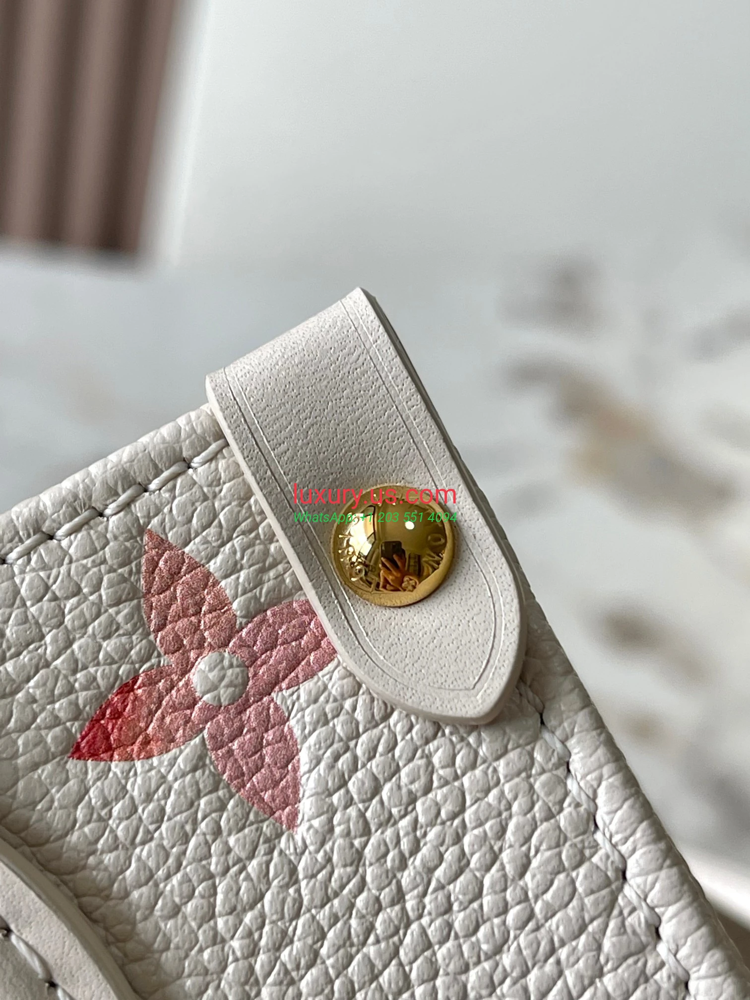 LOUISVUITTON OnTheGo M47115 Pink 18x15x8.5 cm - Replica Bag high-quality replicas, exquisite design, perfect details. LOUISVUITTON OnTheGo M47115 Pink 18x15x8.5 cm - Replica Bag high-quality replicas, exquisite design, perfect details.