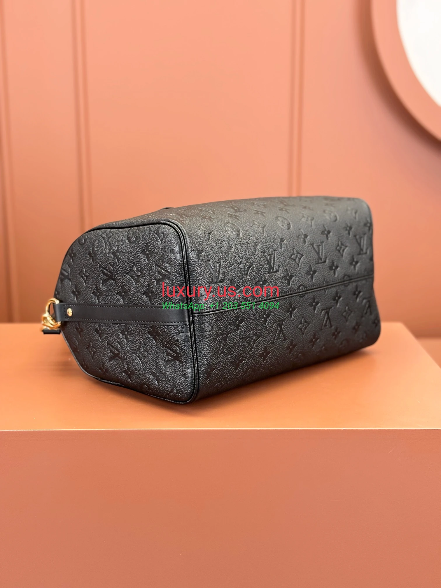 LOUISVUITTON Speedy M47186 30x21x17cm Black - Replica Bag high-quality replicas, exquisite design, perfect details. LOUISVUITTON Speedy M47186 30x21x17cm Black - Replica Bag high-quality replicas, exquisite design, perfect details.