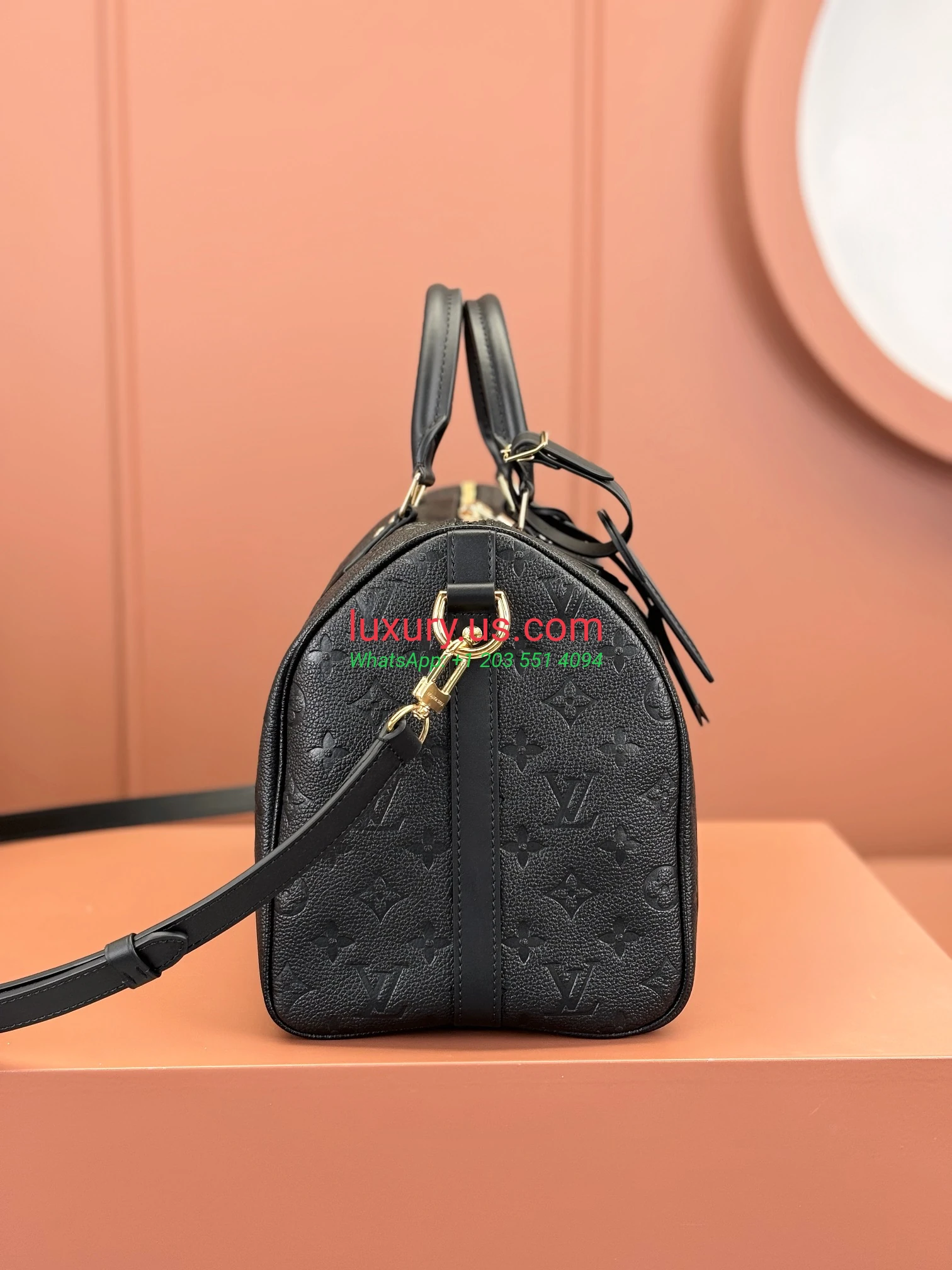 LOUISVUITTON Speedy M47186 30x21x17cm Black - Replica Bag high-quality replicas, exquisite design, perfect details. LOUISVUITTON Speedy M47186 30x21x17cm Black - Replica Bag high-quality replicas, exquisite design, perfect details.