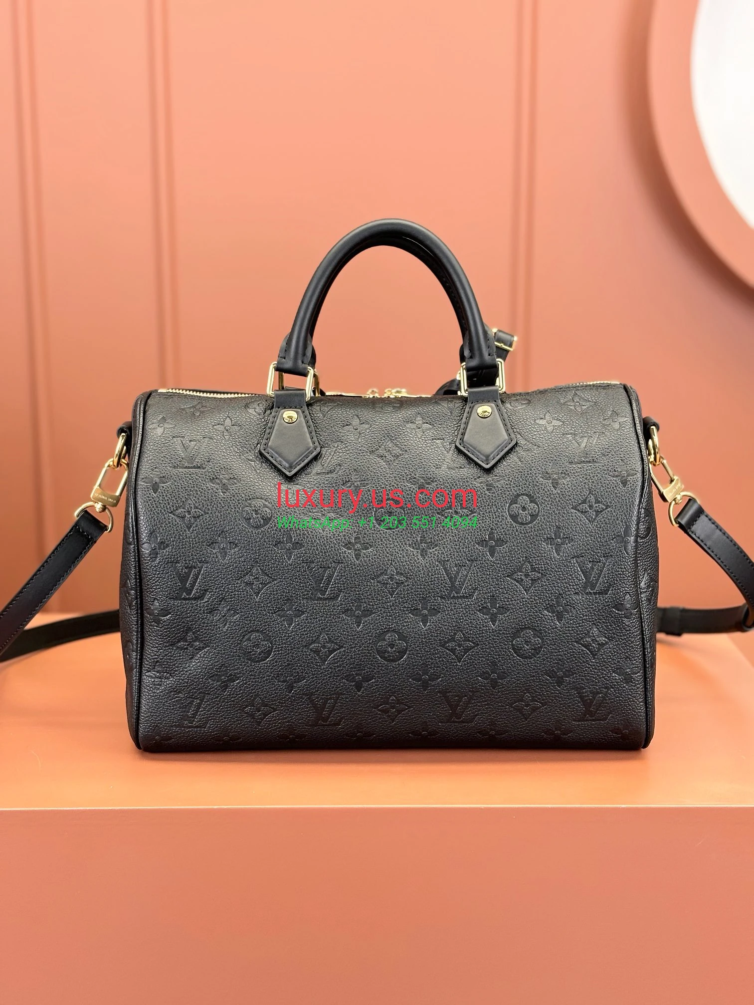 LOUISVUITTON Speedy M47186 30x21x17cm Black - Replica Bag high-quality replicas, exquisite design, perfect details. LOUISVUITTON Speedy M47186 30x21x17cm Black - Replica Bag high-quality replicas, exquisite design, perfect details.