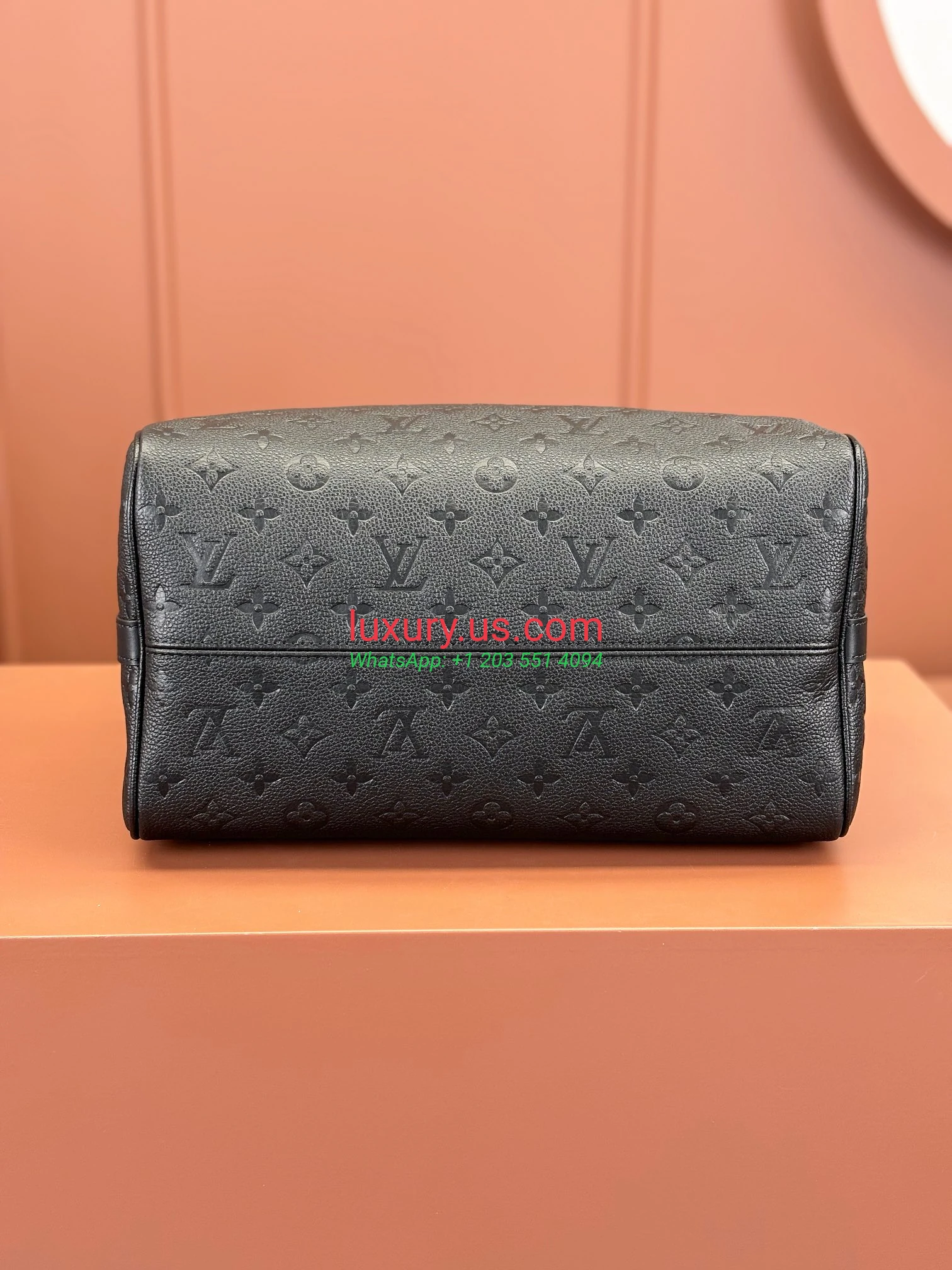 LOUISVUITTON Speedy M47186 30x21x17cm Black - Replica Bag high-quality replicas, exquisite design, perfect details. LOUISVUITTON Speedy M47186 30x21x17cm Black - Replica Bag high-quality replicas, exquisite design, perfect details.