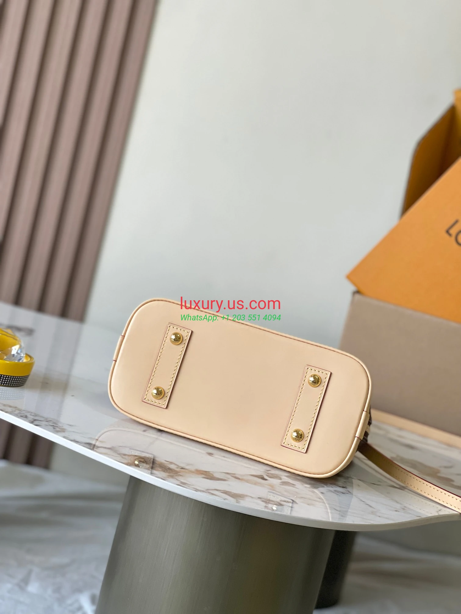 Louis Vuitton Alma M53152 23.5x17.5x11.5 cm - Replica Bag high-quality replicas, exquisite design, perfect details. Louis Vuitton Alma M53152 23.5x17.5x11.5 cm - Replica Bag high-quality replicas, exquisite design, perfect details.