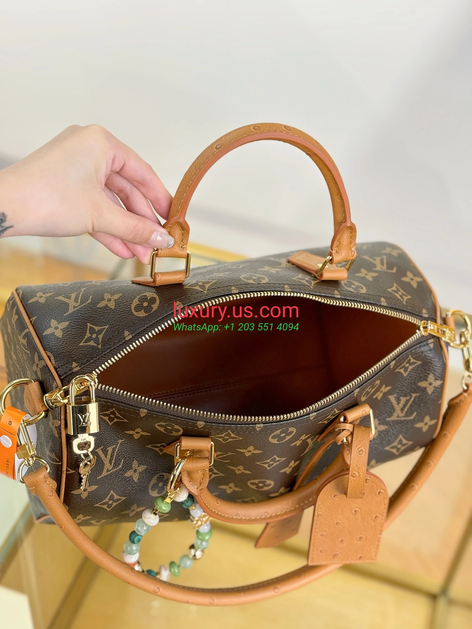 LOUISVUITTON Speedy N87212 30x21x17 cm - Replica Bag high-quality replicas, exquisite design, perfect details. LOUISVUITTON Speedy N87212 30x21x17 cm - Replica Bag high-quality replicas, exquisite design, perfect details.