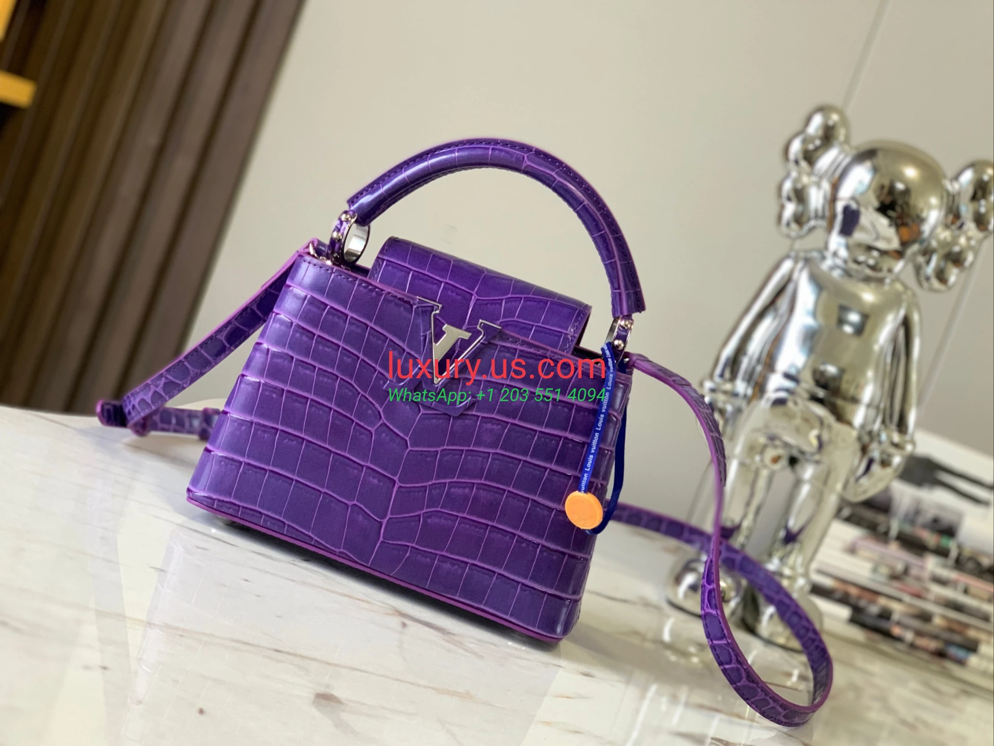 Louis Vuitton Capucines N93429 AmethystShiny 21x14x8 cm Amethyst - Replica Bag high-quality replicas, exquisite design, perfect details. Louis Vuitton Capucines N93429 AmethystShiny 21x14x8 cm Amethyst - Replica Bag high-quality replicas, exquisite design, perfect details.