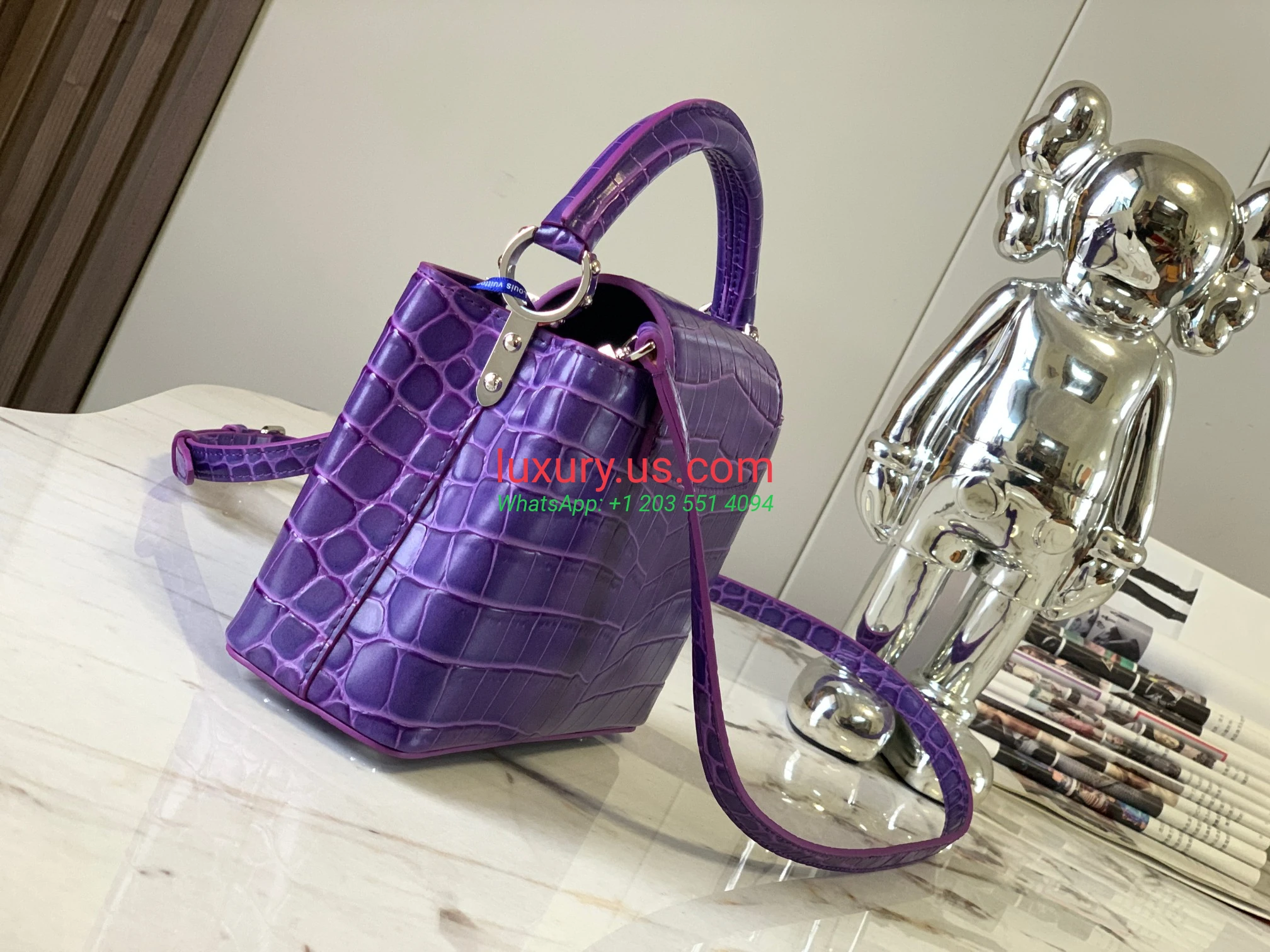 Louis Vuitton Capucines N93429 AmethystShiny 21x14x8 cm Amethyst - Replica Bag high-quality replicas, exquisite design, perfect details. Louis Vuitton Capucines N93429 AmethystShiny 21x14x8 cm Amethyst - Replica Bag high-quality replicas, exquisite design, perfect details.