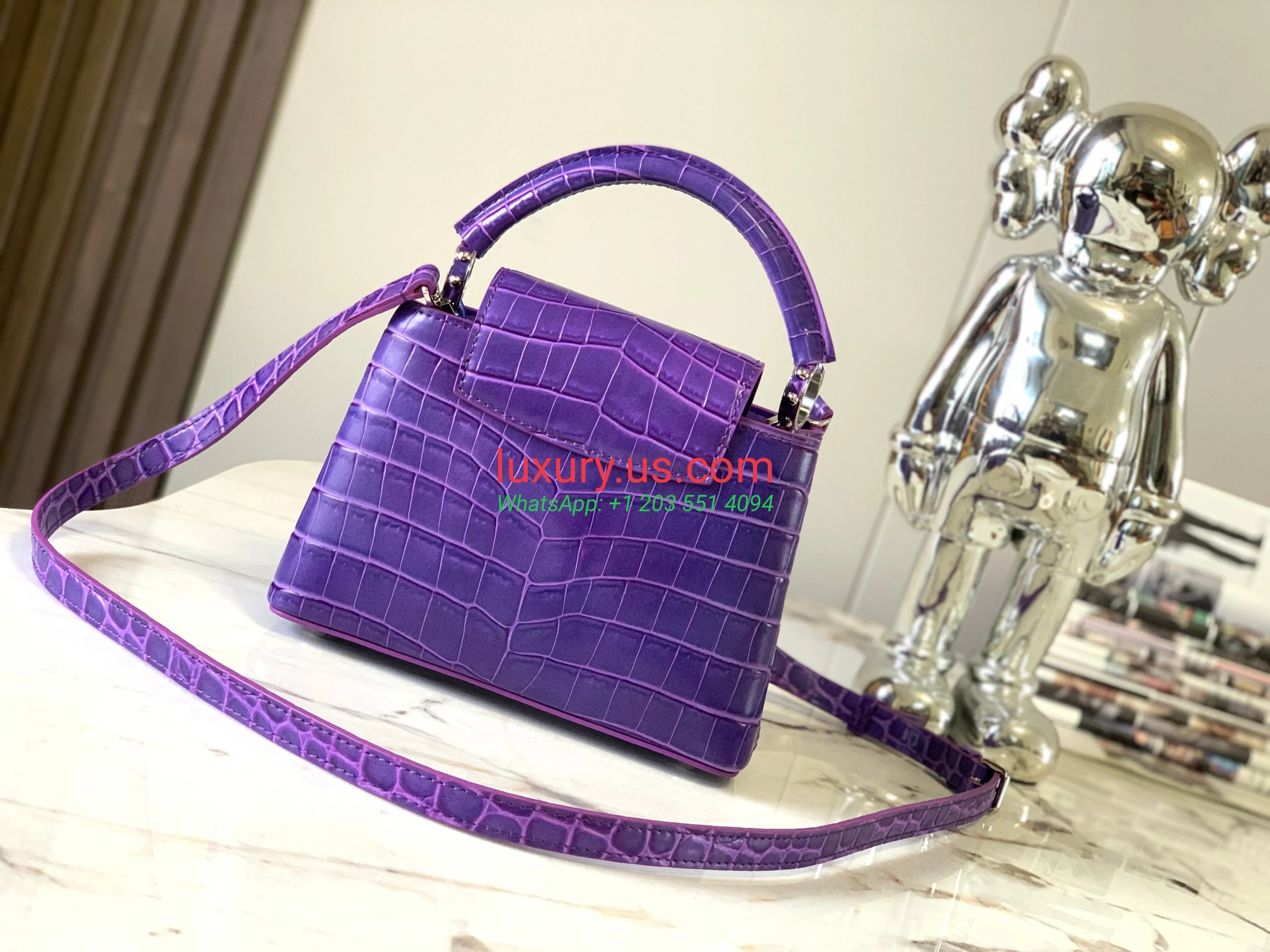 Louis Vuitton Capucines N93429 AmethystShiny 21x14x8 cm Amethyst - Replica Bag high-quality replicas, exquisite design, perfect details. Louis Vuitton Capucines N93429 AmethystShiny 21x14x8 cm Amethyst - Replica Bag high-quality replicas, exquisite design, perfect details.