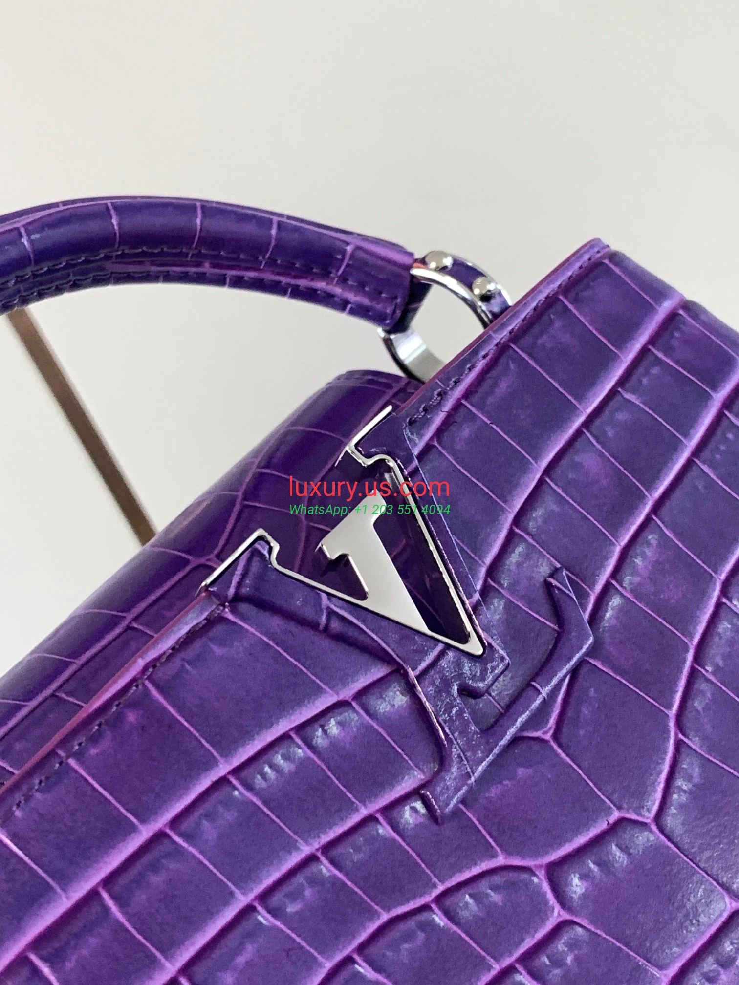 Louis Vuitton Capucines N93429 AmethystShiny 21x14x8 cm Amethyst - Replica Bag high-quality replicas, exquisite design, perfect details. Louis Vuitton Capucines N93429 AmethystShiny 21x14x8 cm Amethyst - Replica Bag high-quality replicas, exquisite design, perfect details.